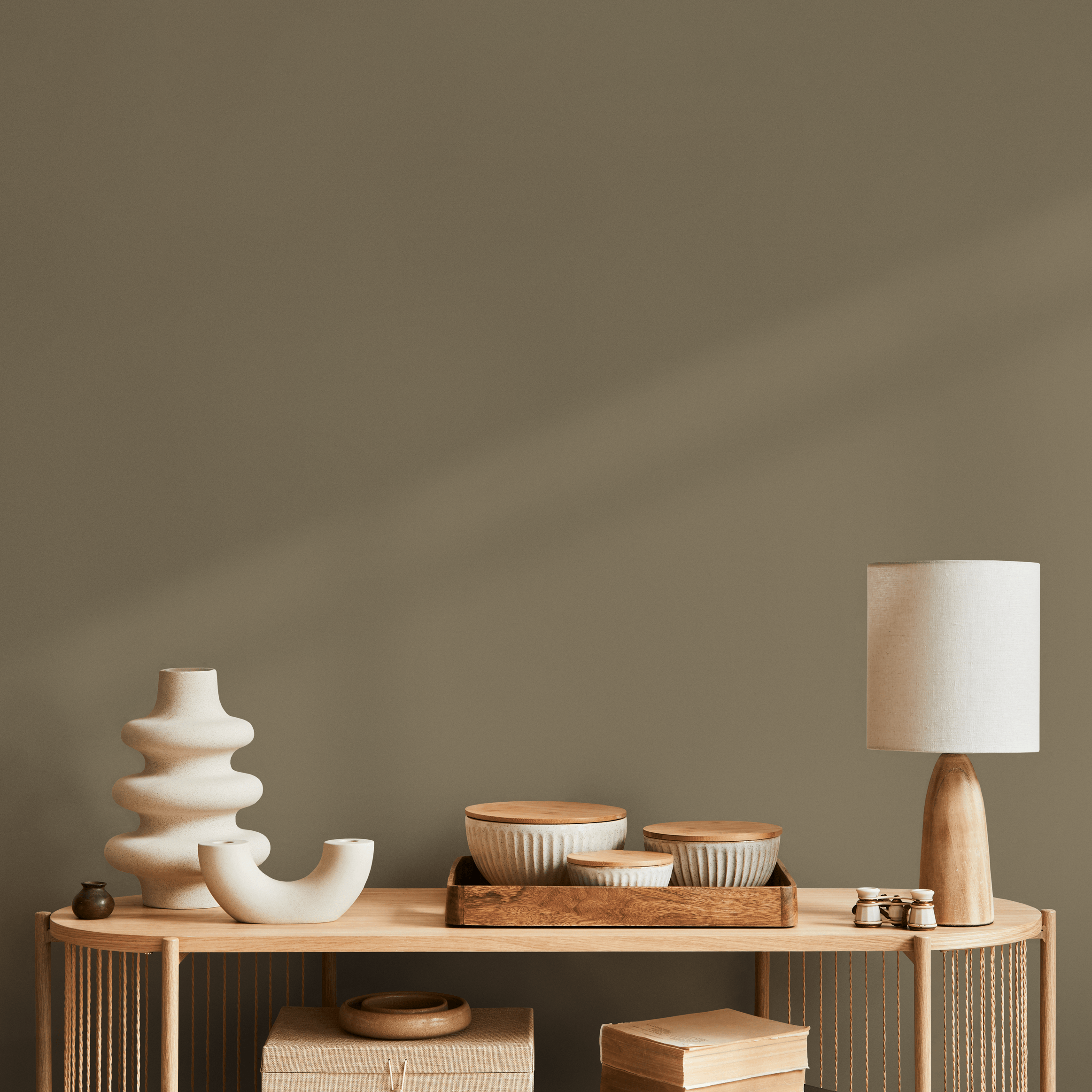 Solid Color Wallpaper In An Earthy Shadow Brown - D472