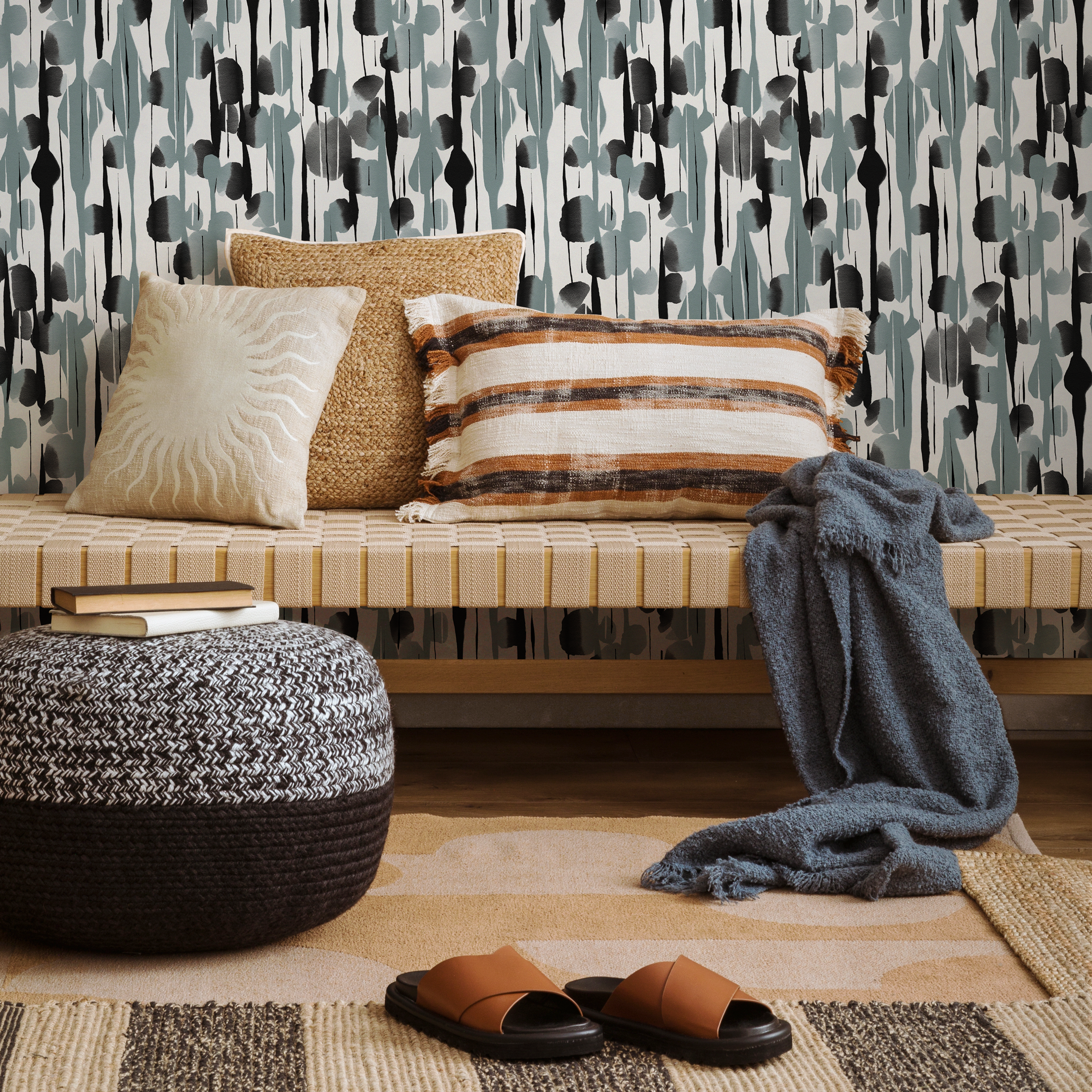 Abstract Wallpaper With Vertical Brushstrokes In Black, Blue, And Grey - D538