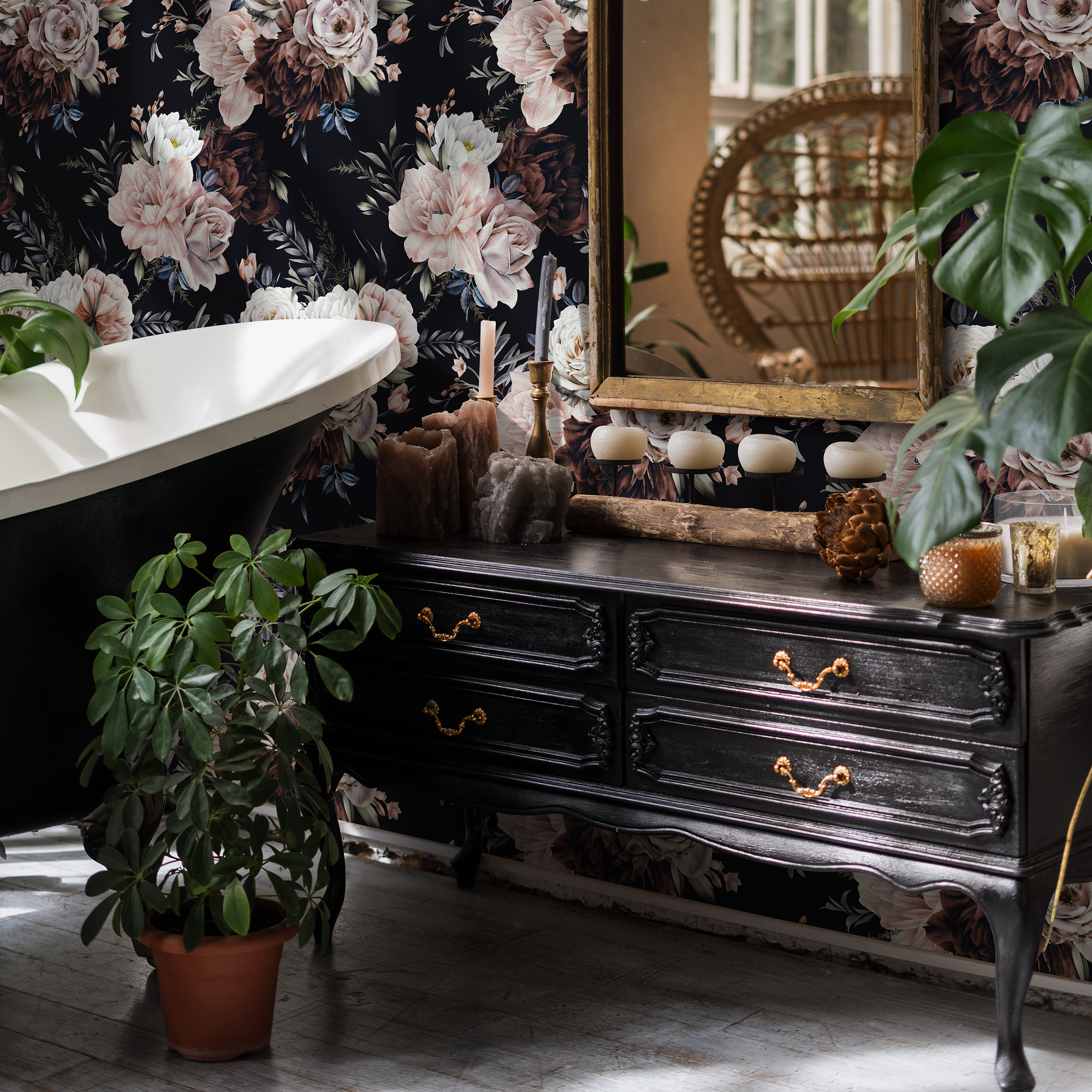 Floral Wallpaper Featuring Romantic Rose Bouquets In Pink, Mauve, And Burgundy - D545