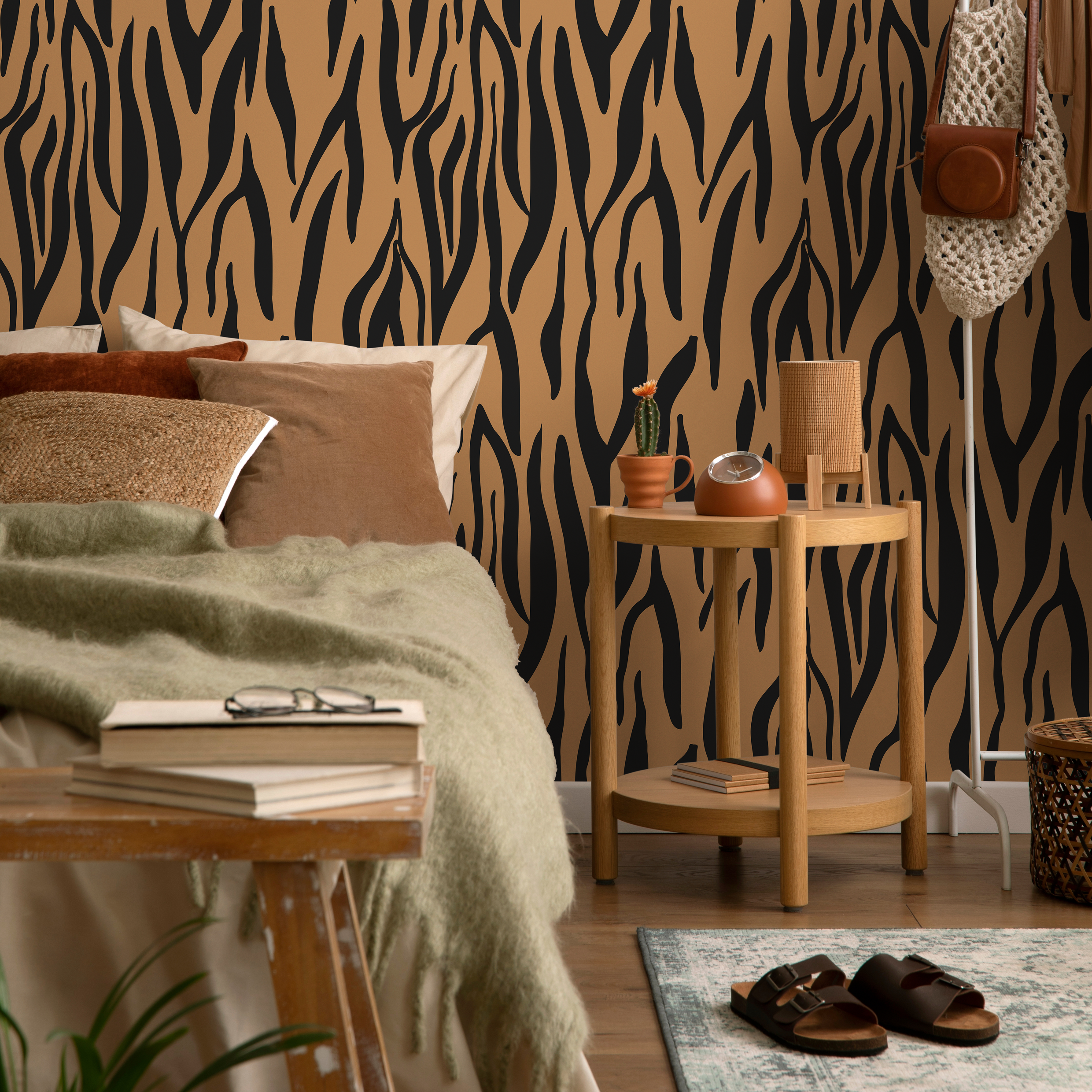 Animal Print Wallpaper With A Bold Tiger Stripe Motif In Black And Brown - D608