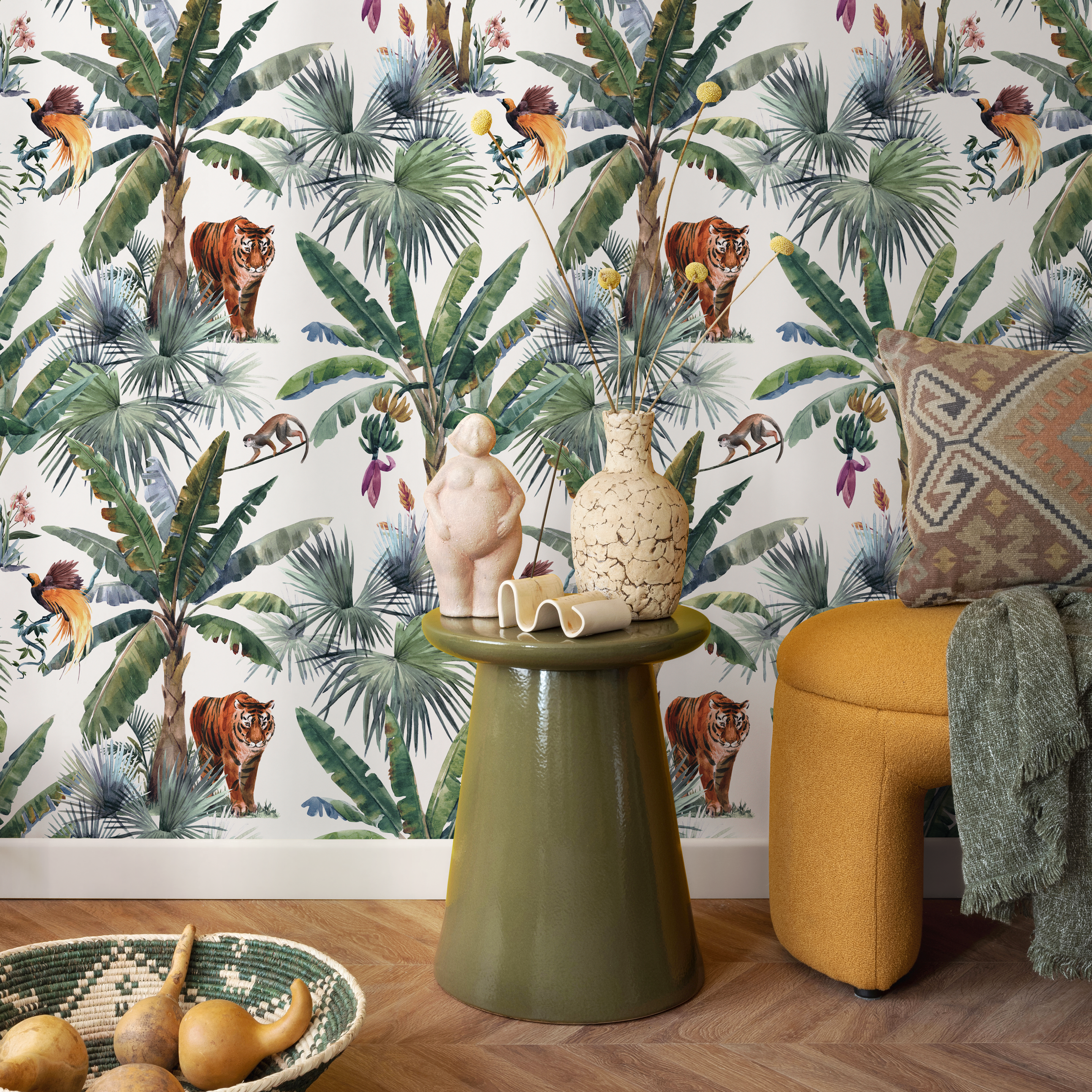 Botanical Wallpaper With A Tropical Jungle Scene In Green And Orange - D645
