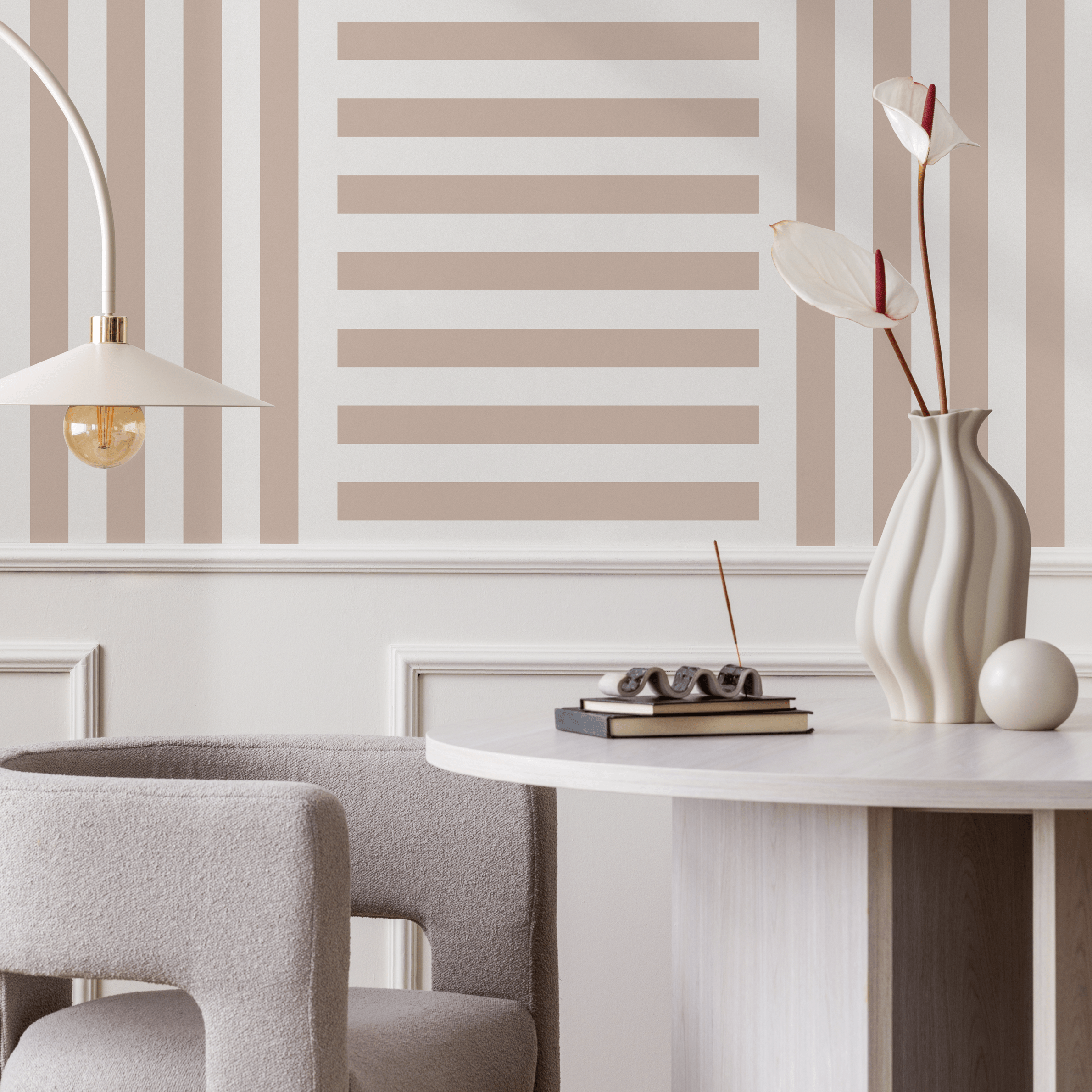 Geometric Wallpaper With Mixed Stripes In Beige And White - D737