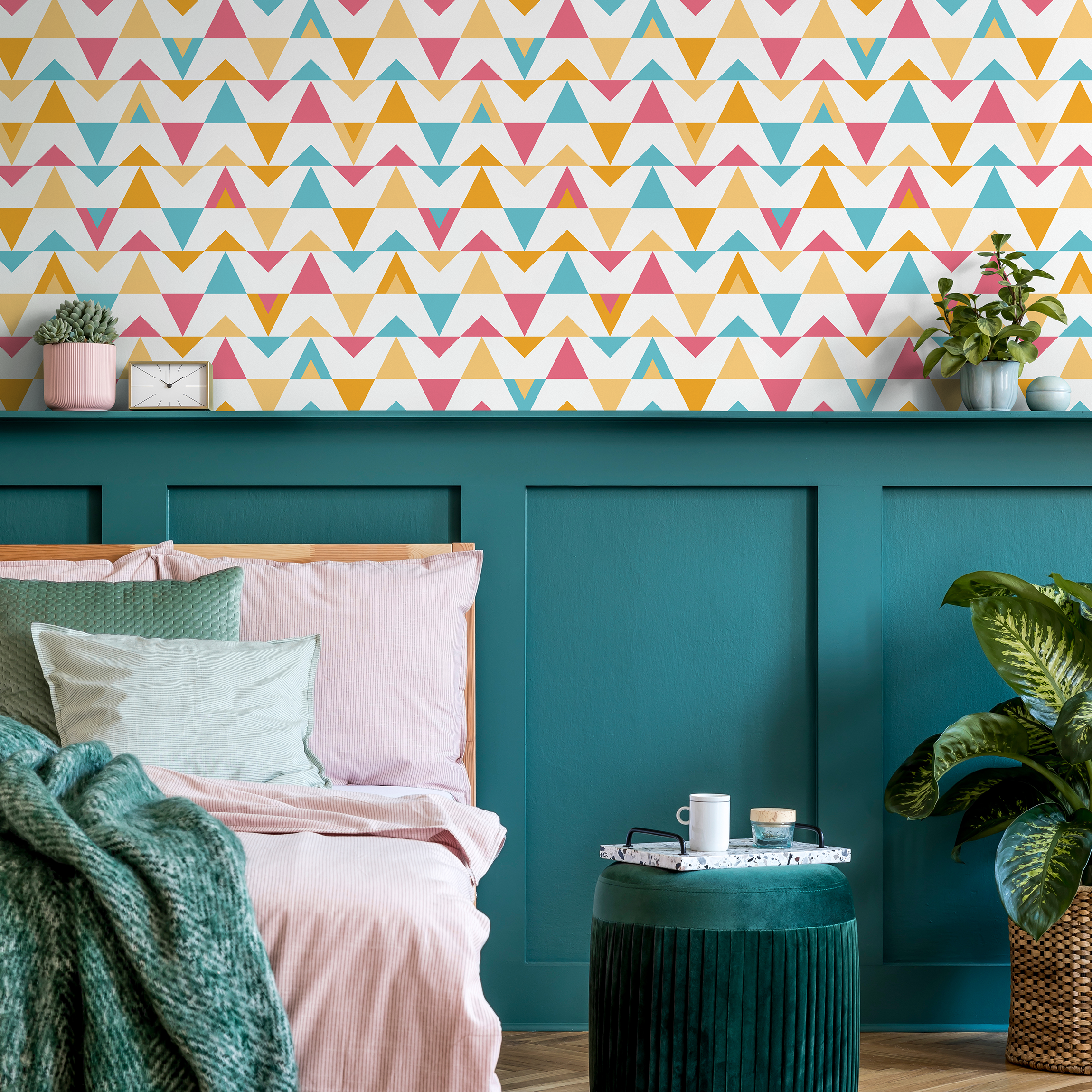 Geometric Wallpaper With A Triangle Pattern In Yellow, Pink, And Blue - D997