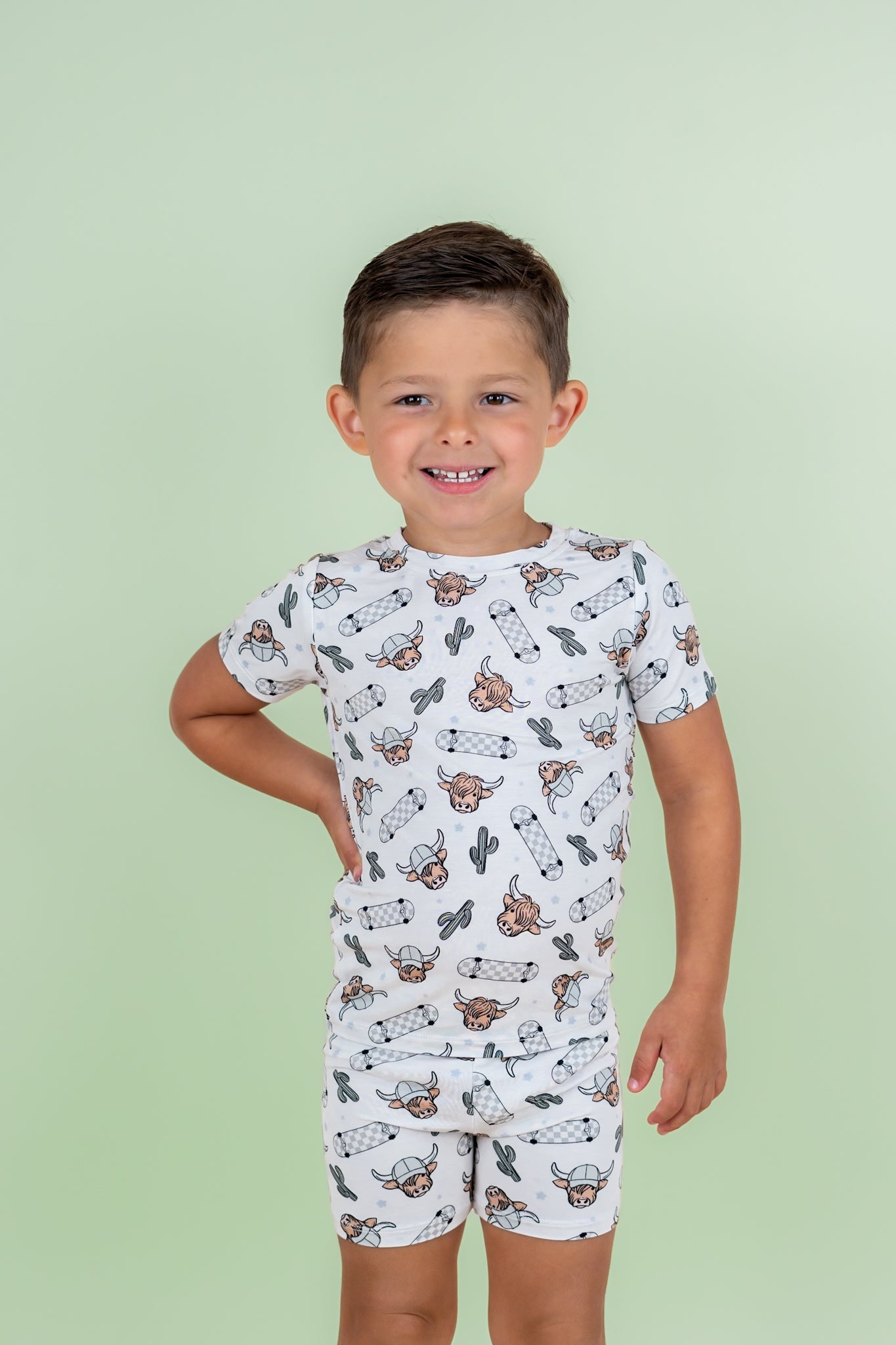 Exclusive Moo-ving Fast Dream Short Set