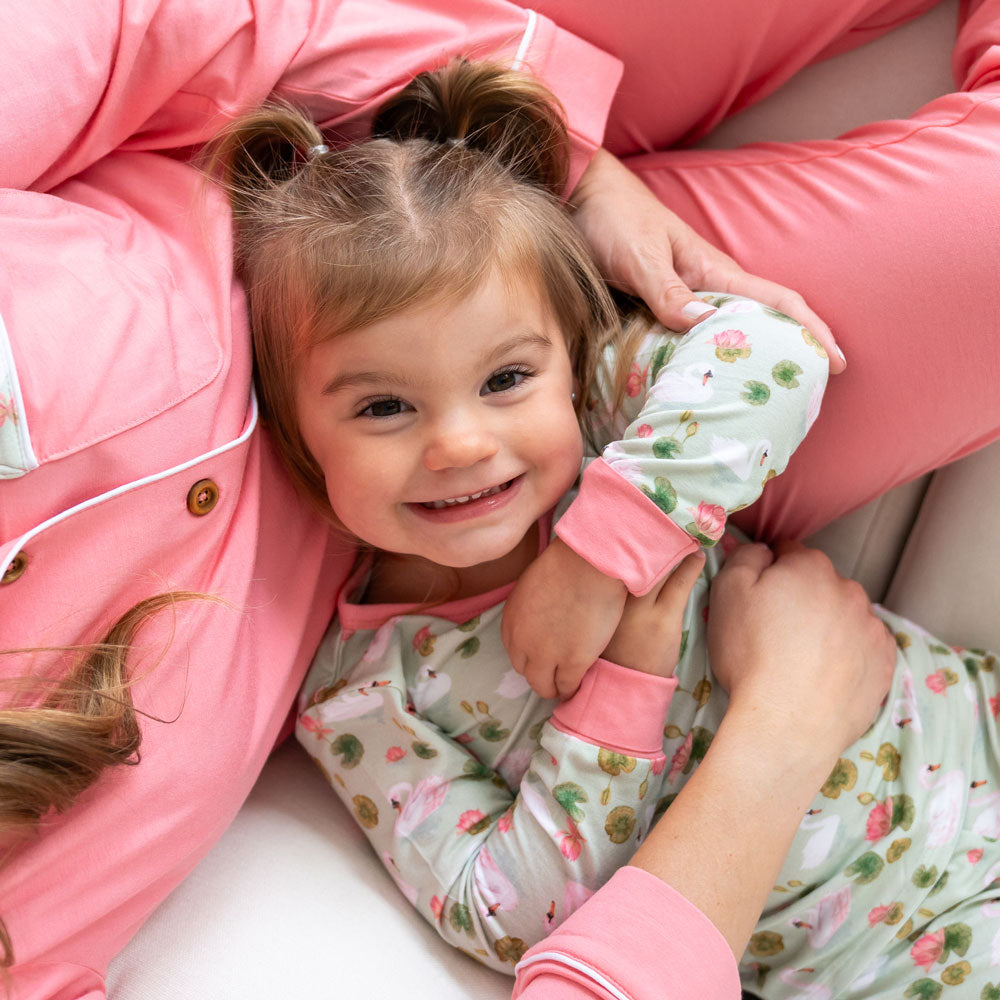 Lillian's Garden Swans Bamboo 2-piece Long Sleeve Set