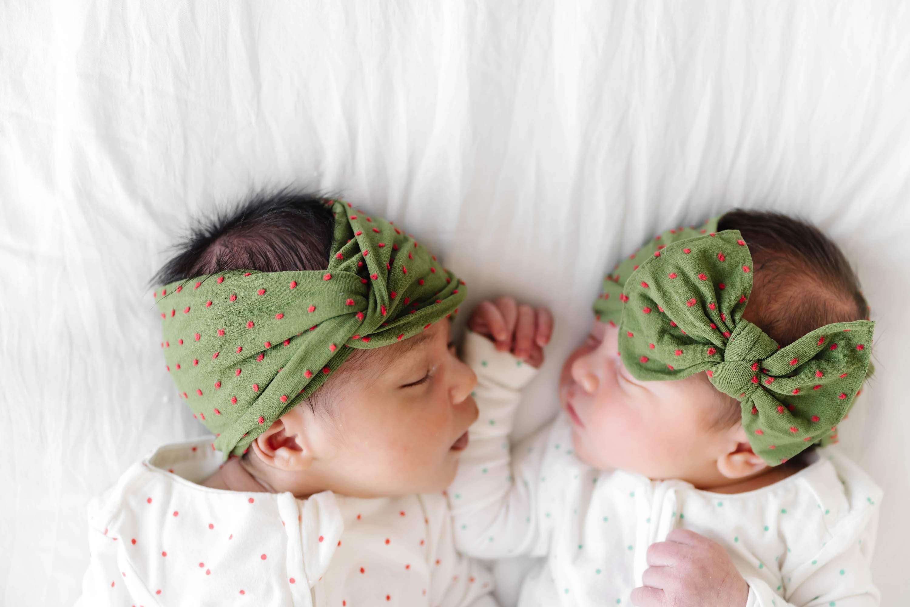 Patterned Shabby Knot: Hunter Green / Red Dot