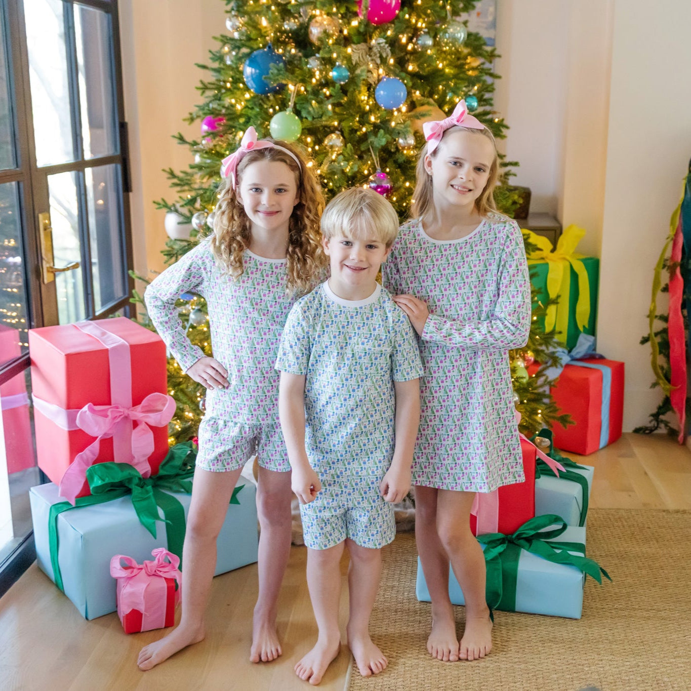 Sophie Girls' Short Set Mod Holiday Pink