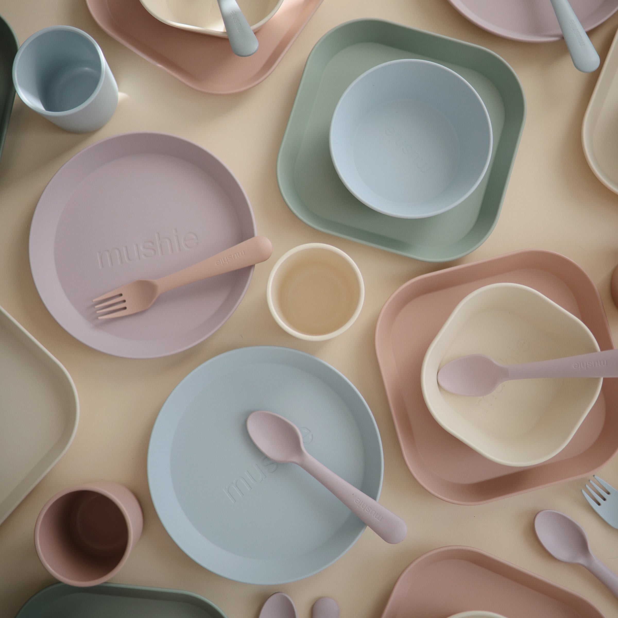 Round Dinnerware Plates, Set Of 2