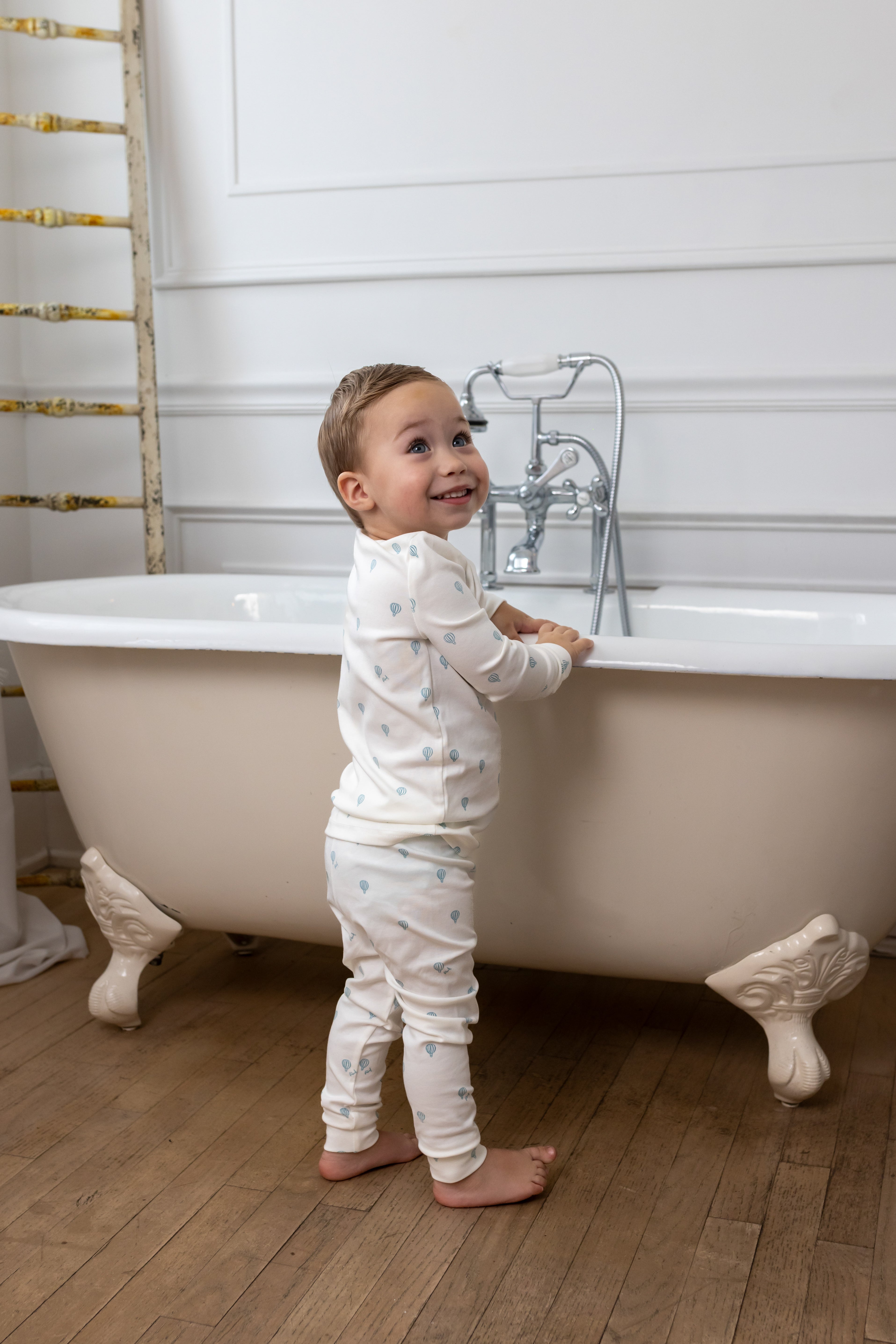 Hot Air Balloon Printed Pj- White/blue