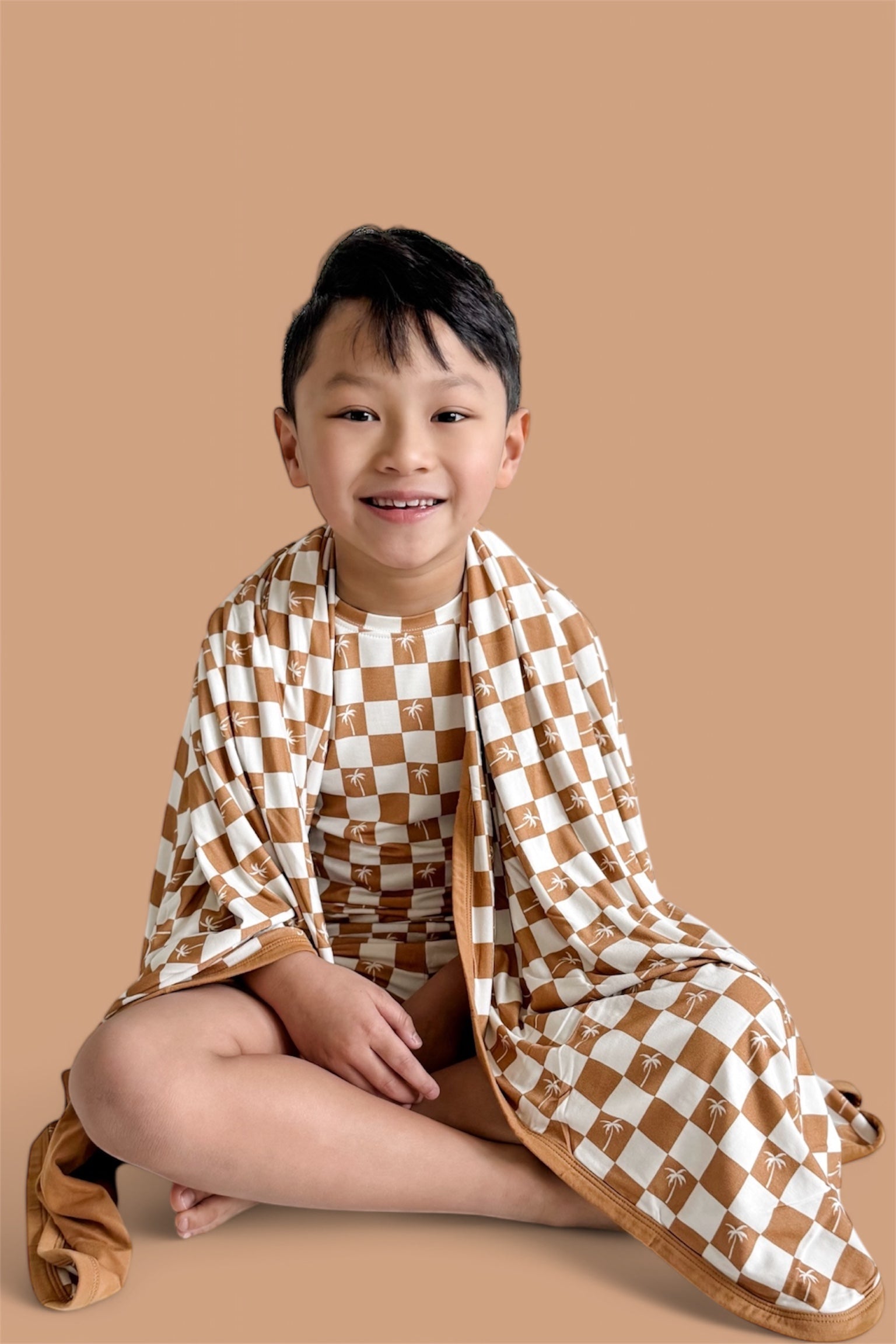 Exclusive Sandy Beach Checkers Dream Set