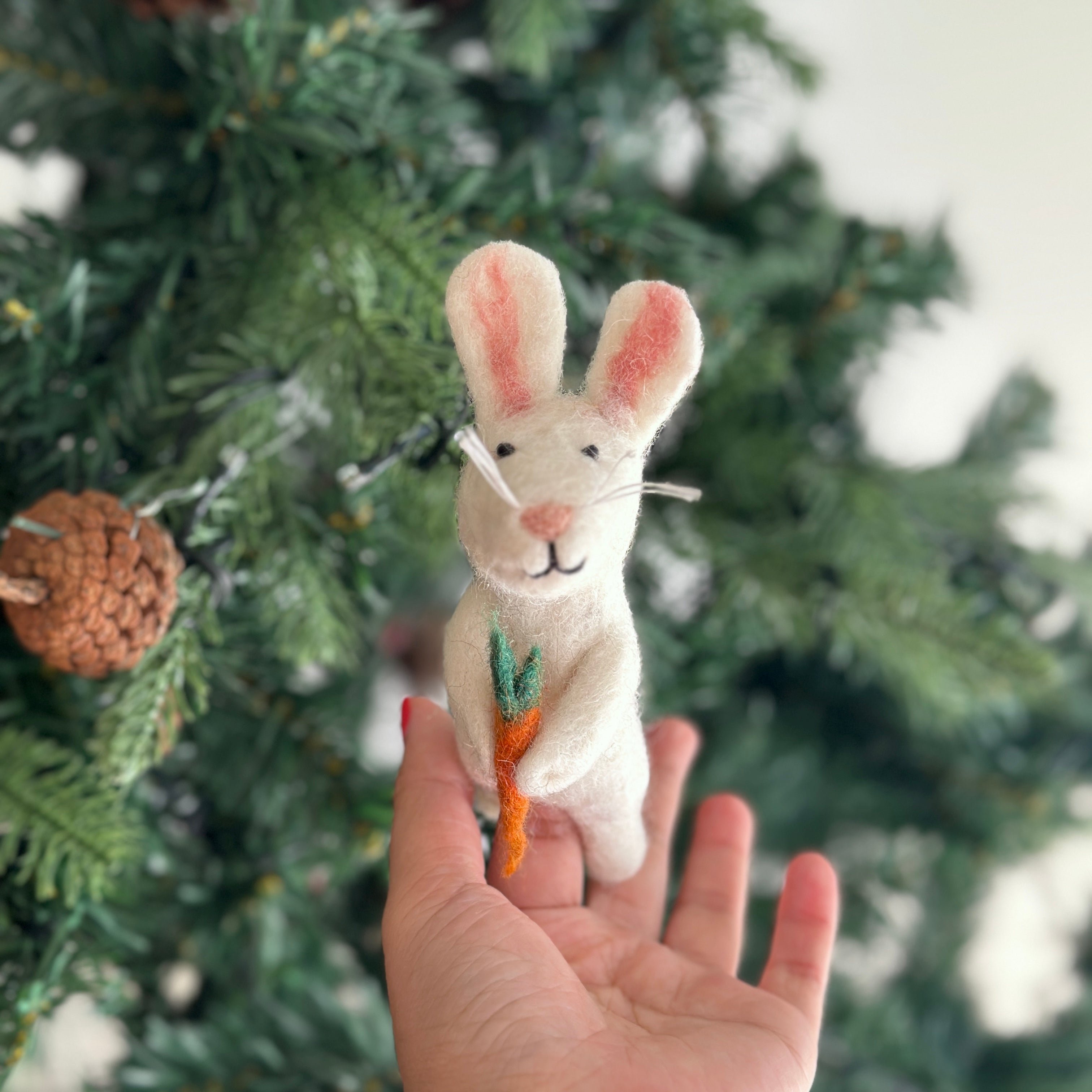 Felt Finger Puppet - Bunny Holding A Carrot