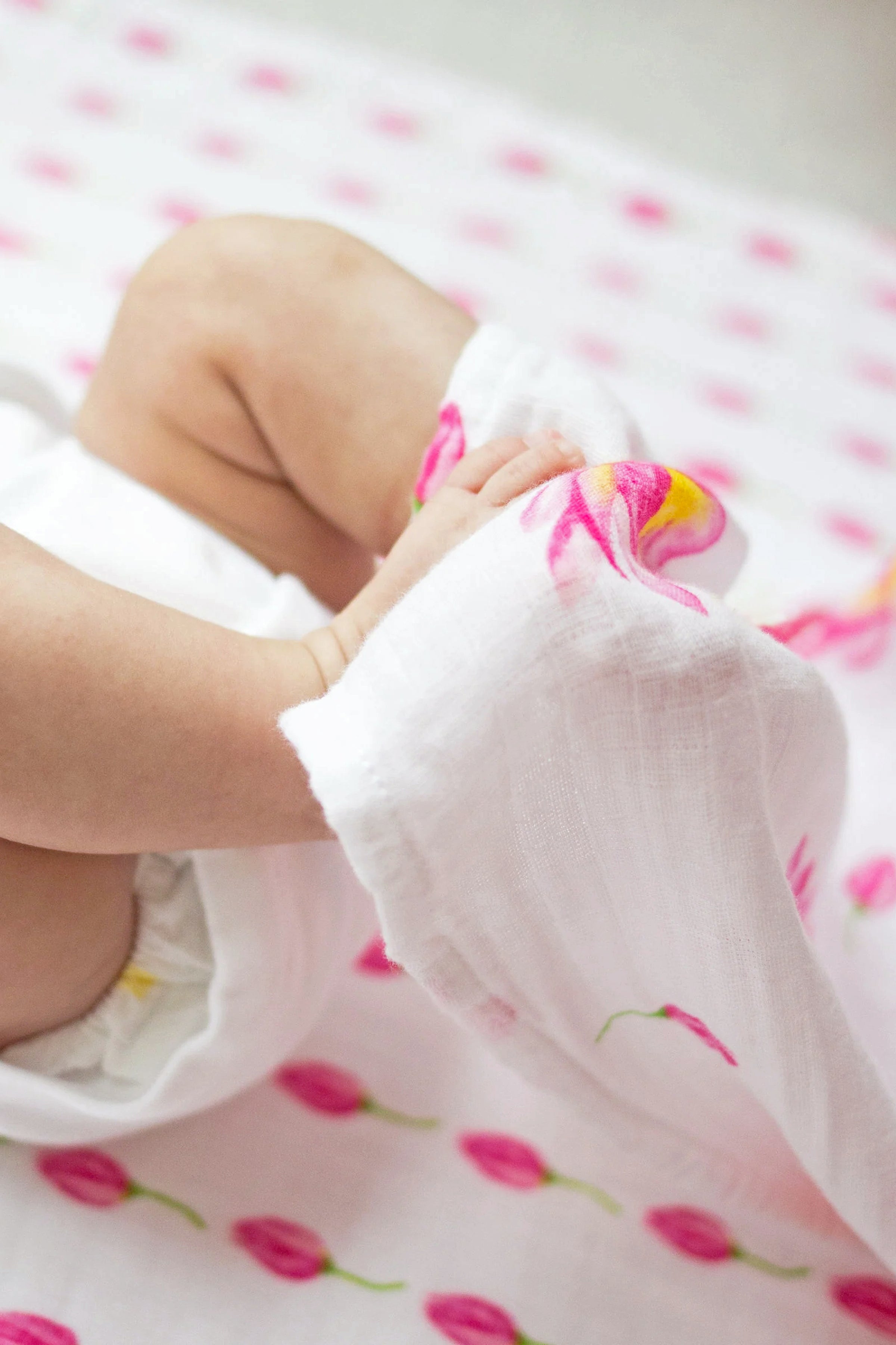 ORGANIC SWADDLE - FLOWER BUD