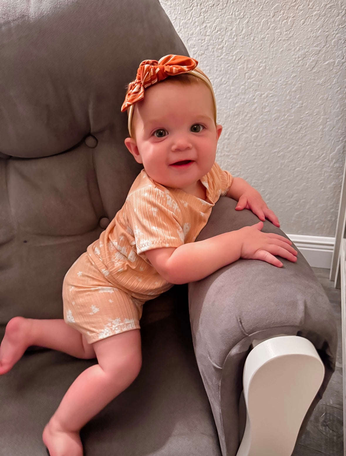 Minimal Floral Blush Ribbed Biker Shorts