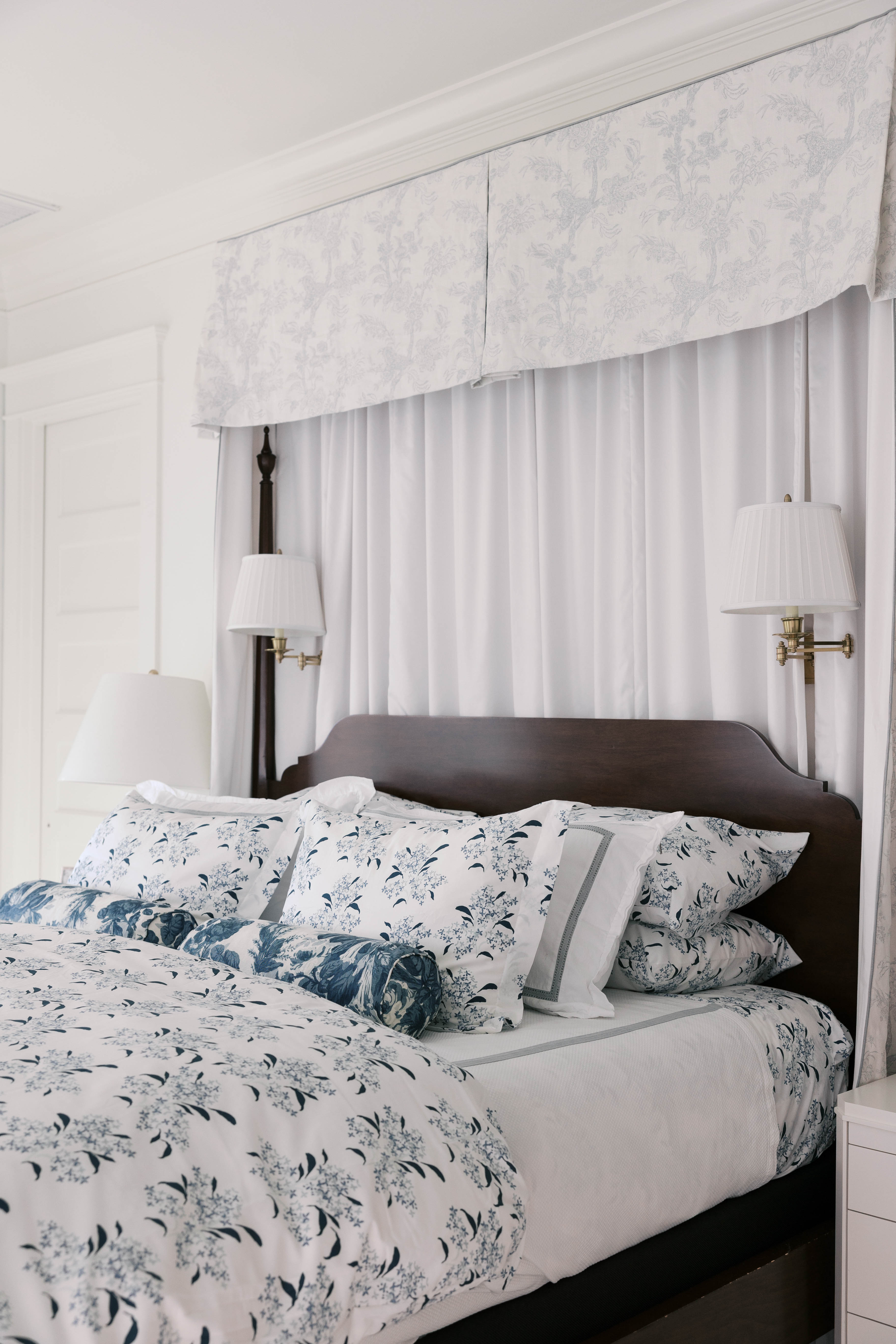 Lilac In Blue Flat Sheet