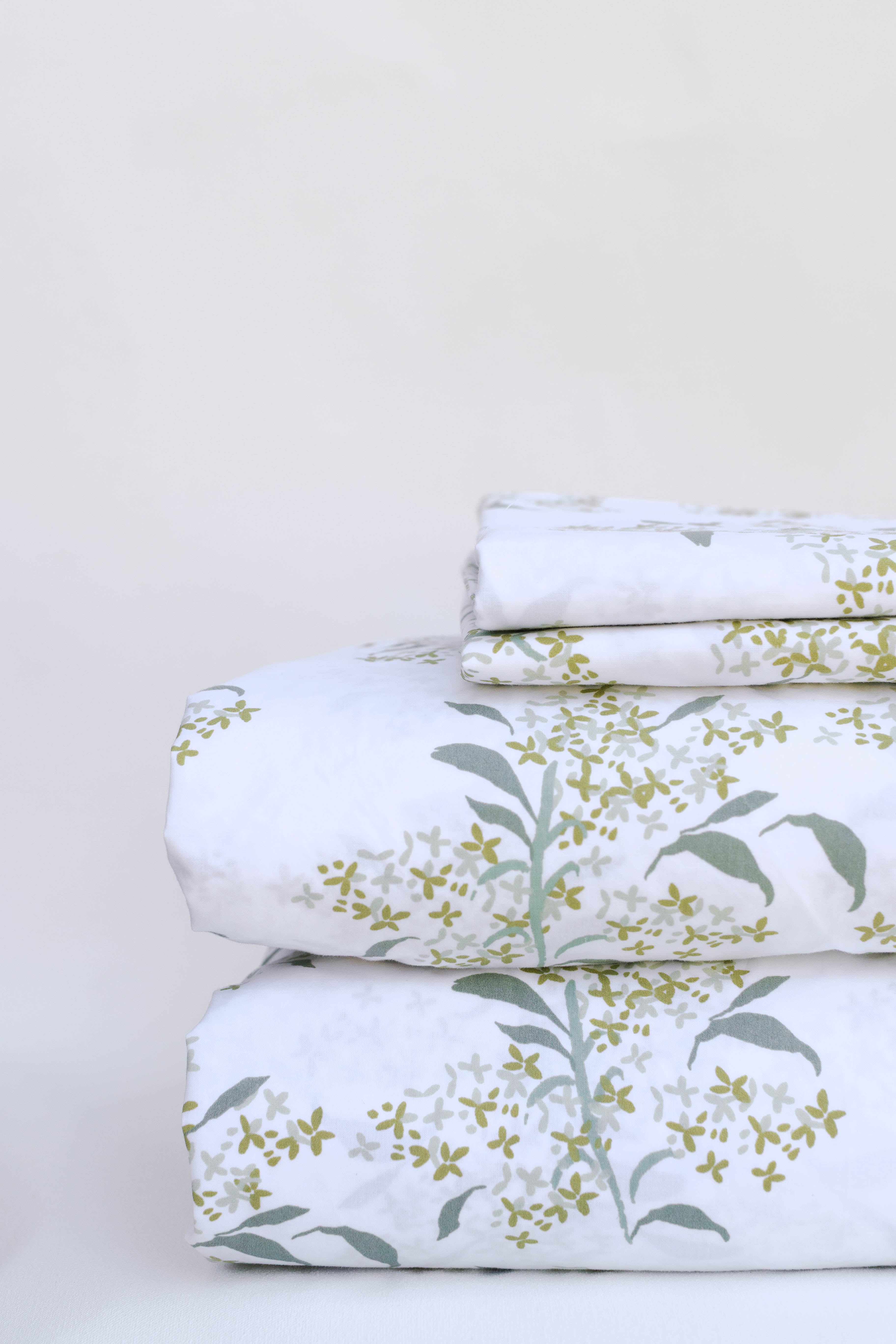 Lilac In Green Sheet Set