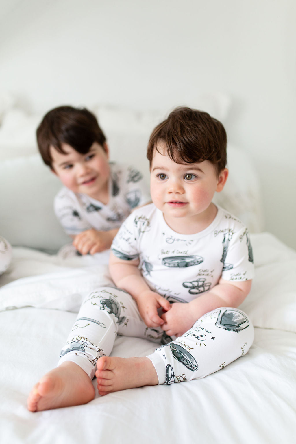 Armor Of God White Pj Short Sleeve & Pants Set Bamboo