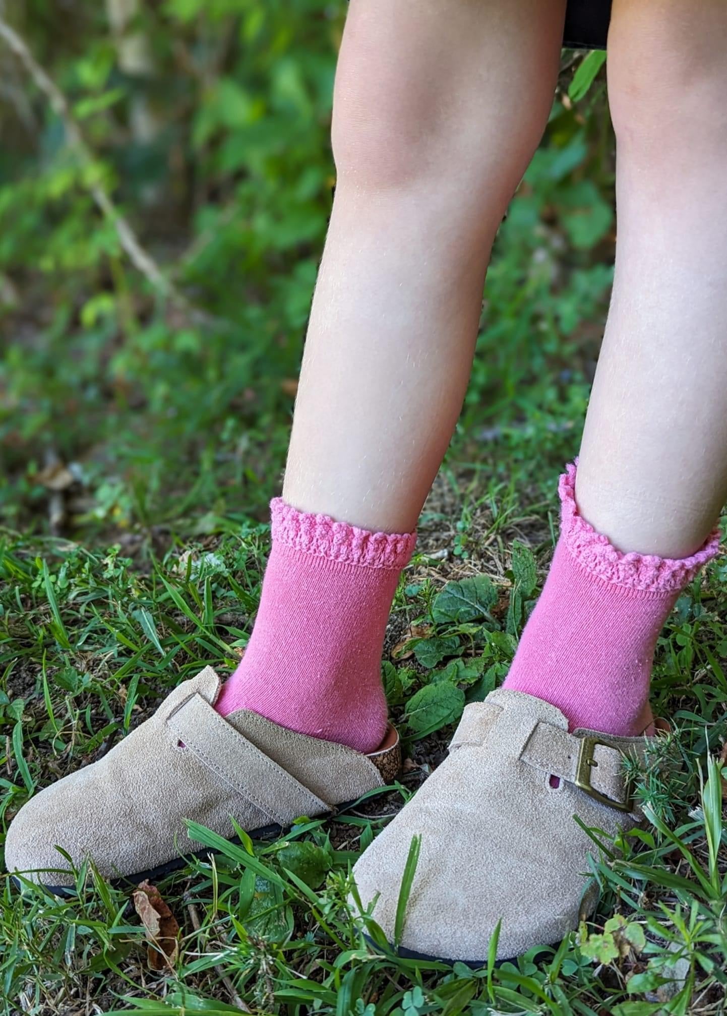 Queens Closed Toe Footbed Sandals - Tan Suede Leather