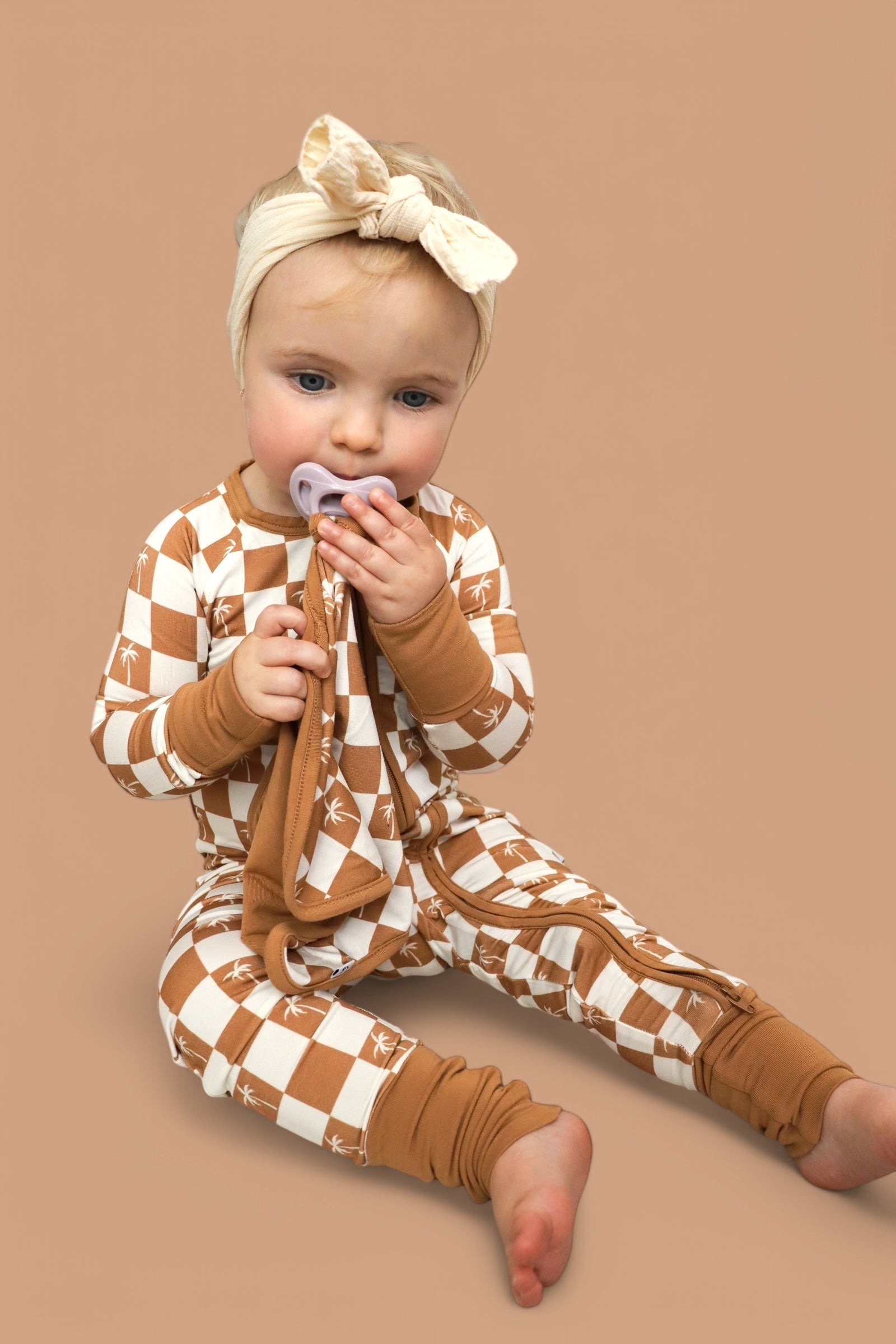 Exclusive Sandy Beach Checkers Dream Lovey