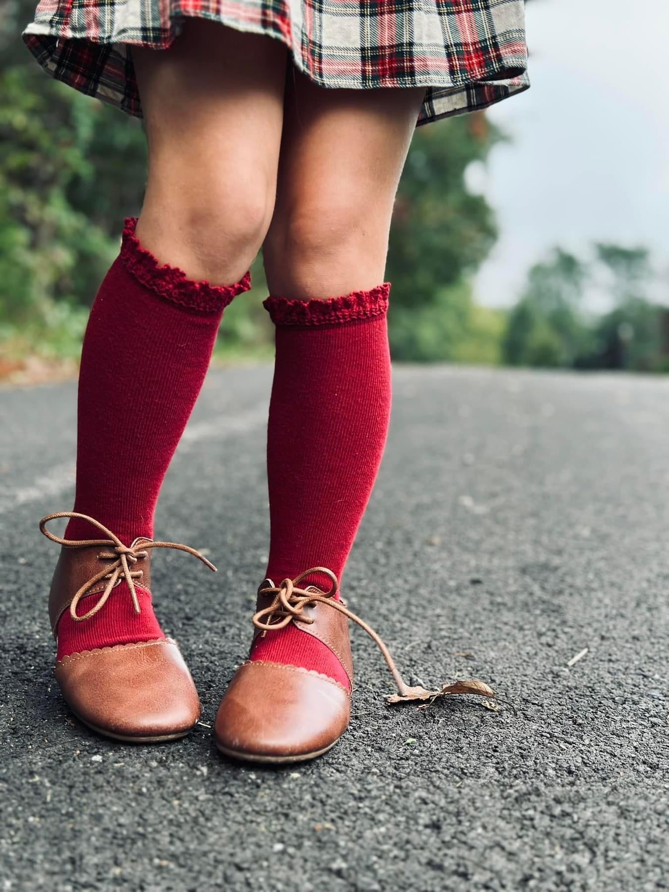 Lacy Tie - Distressed Brown