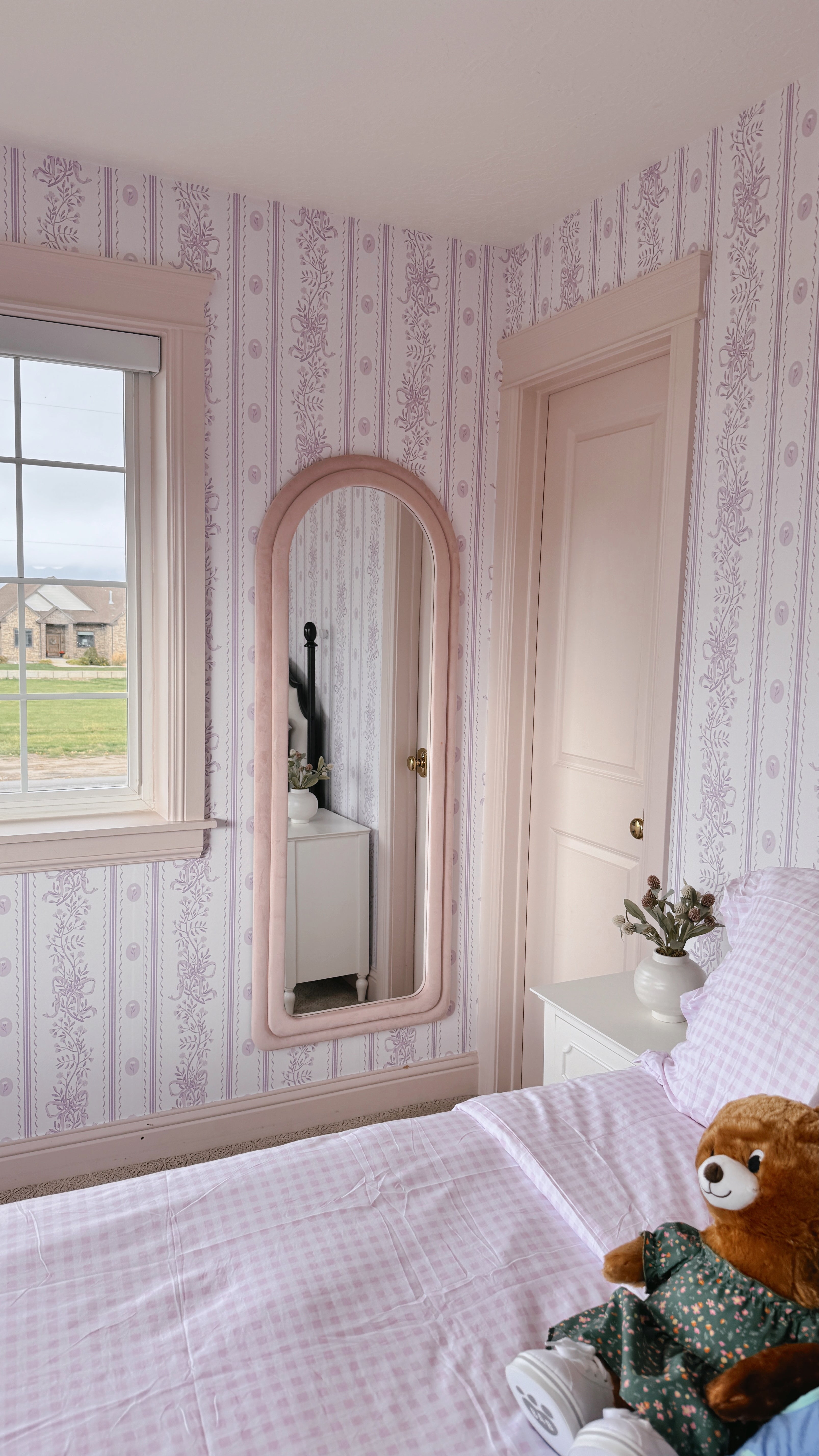 Dottie Wallpaper By Zanet From Wonderland