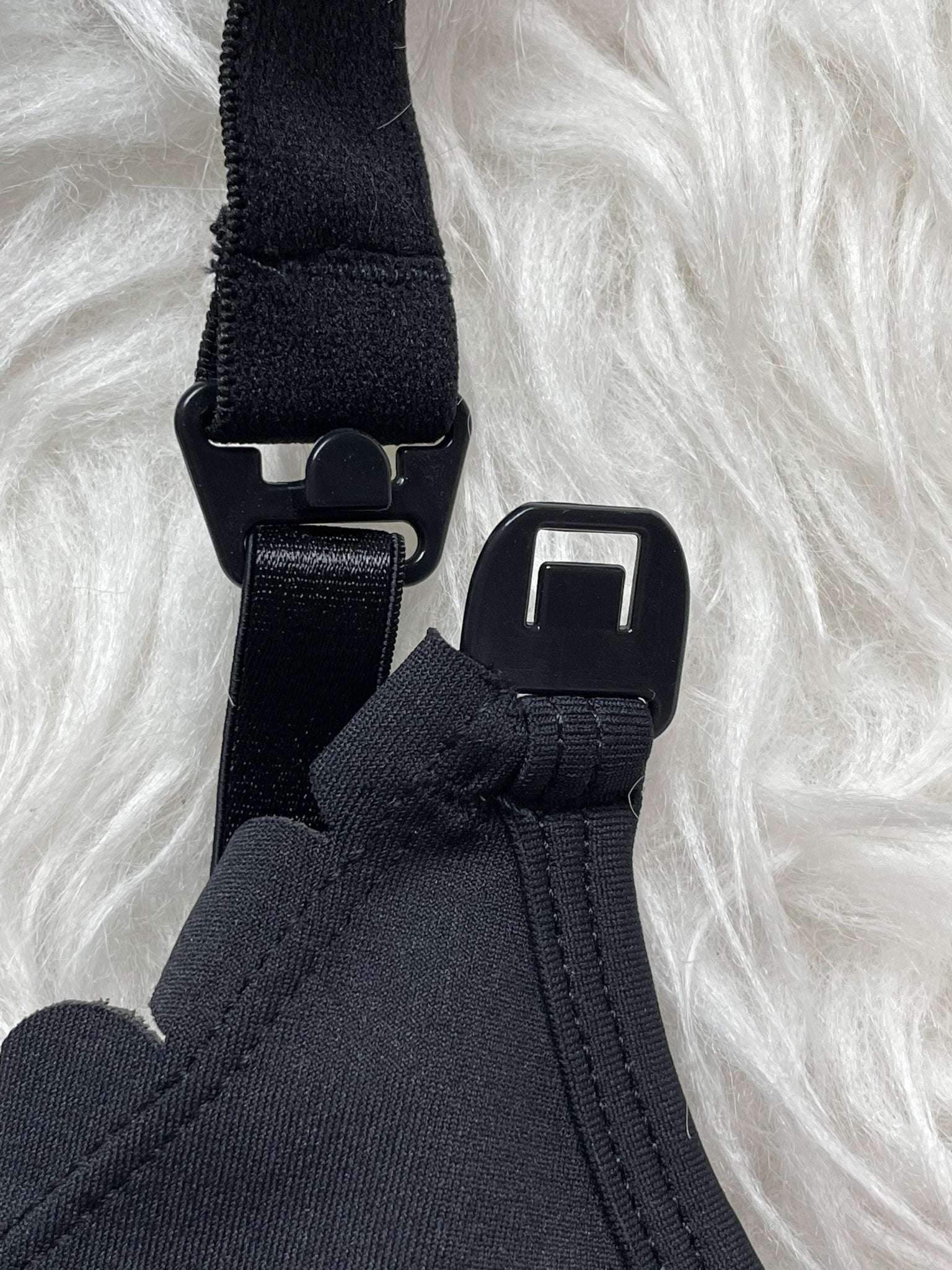 Lucie - Hiit Scalloped High Impact Nursing Sports Bra (noir)