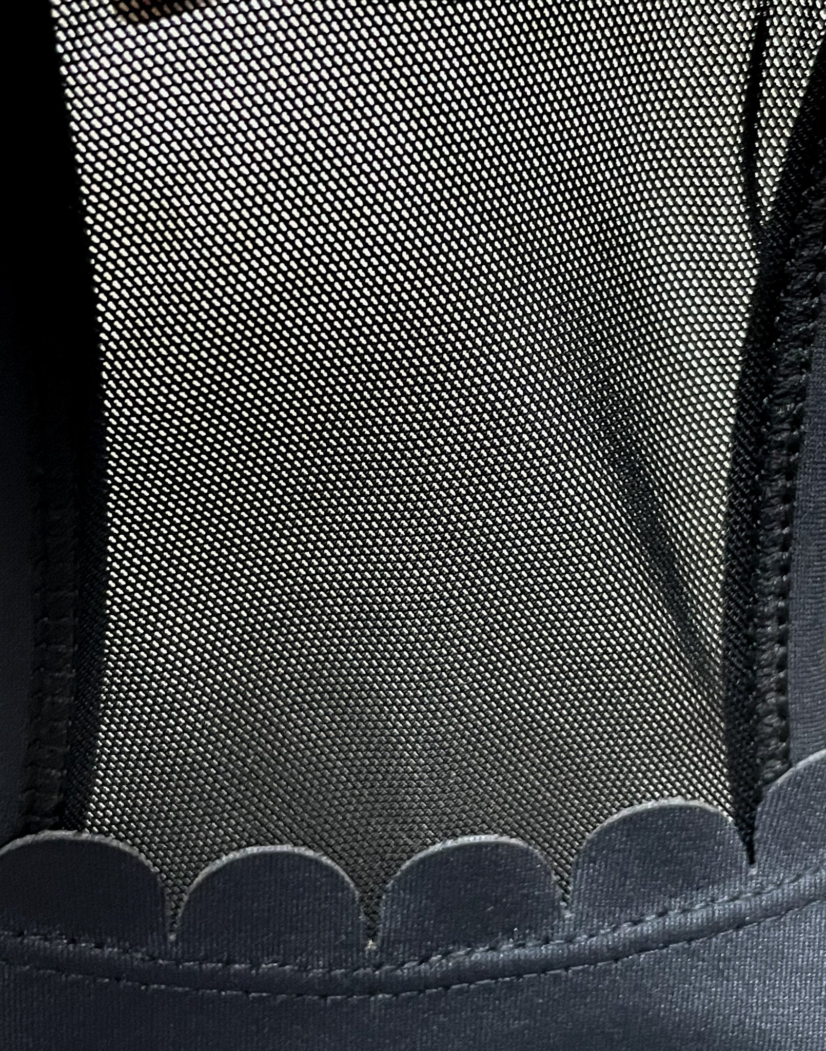 Lucie - Hiit Scalloped High Impact Nursing Sports Bra (noir)