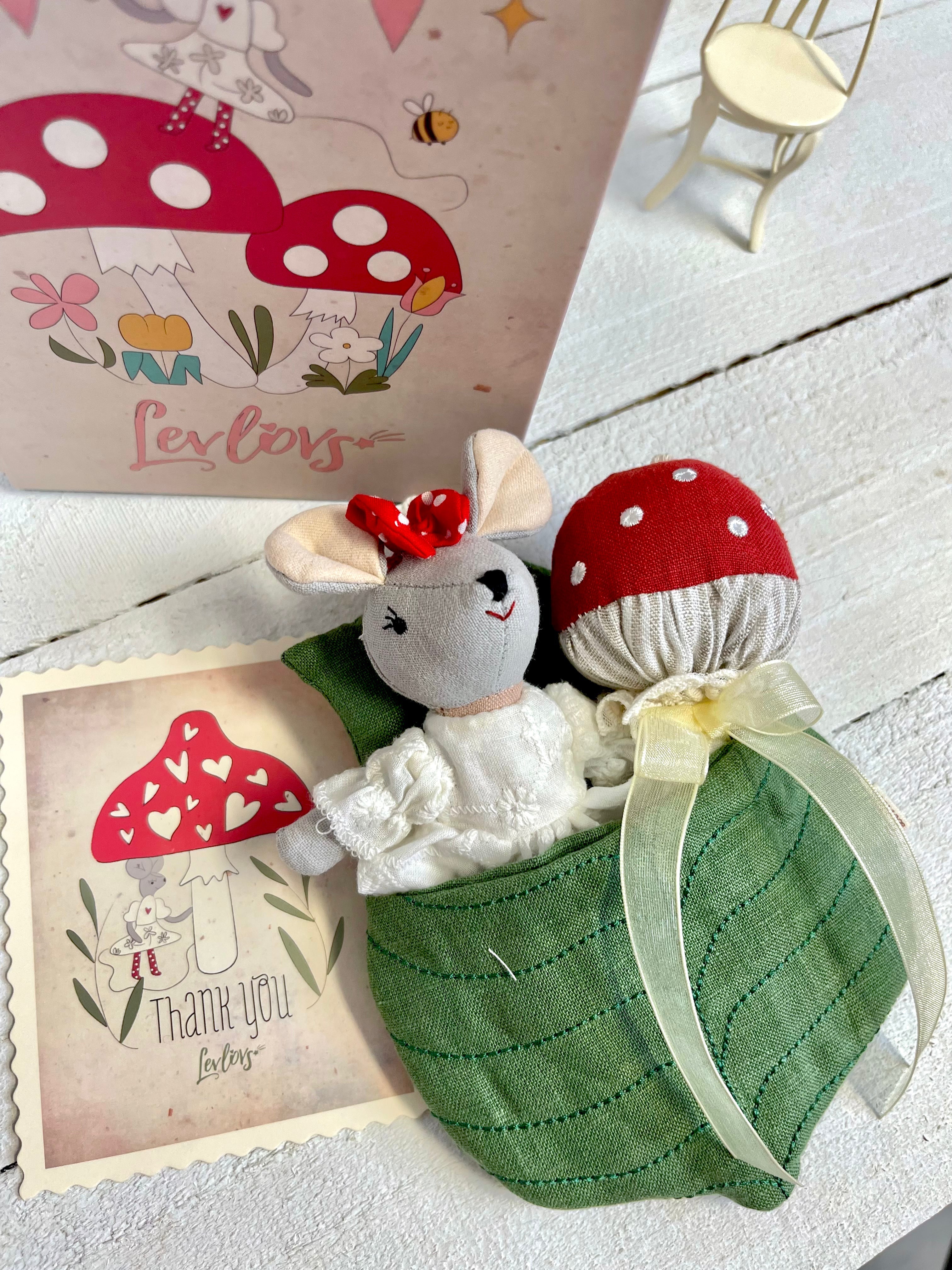 Mouse And The Mushroom Wonder Forest Set
