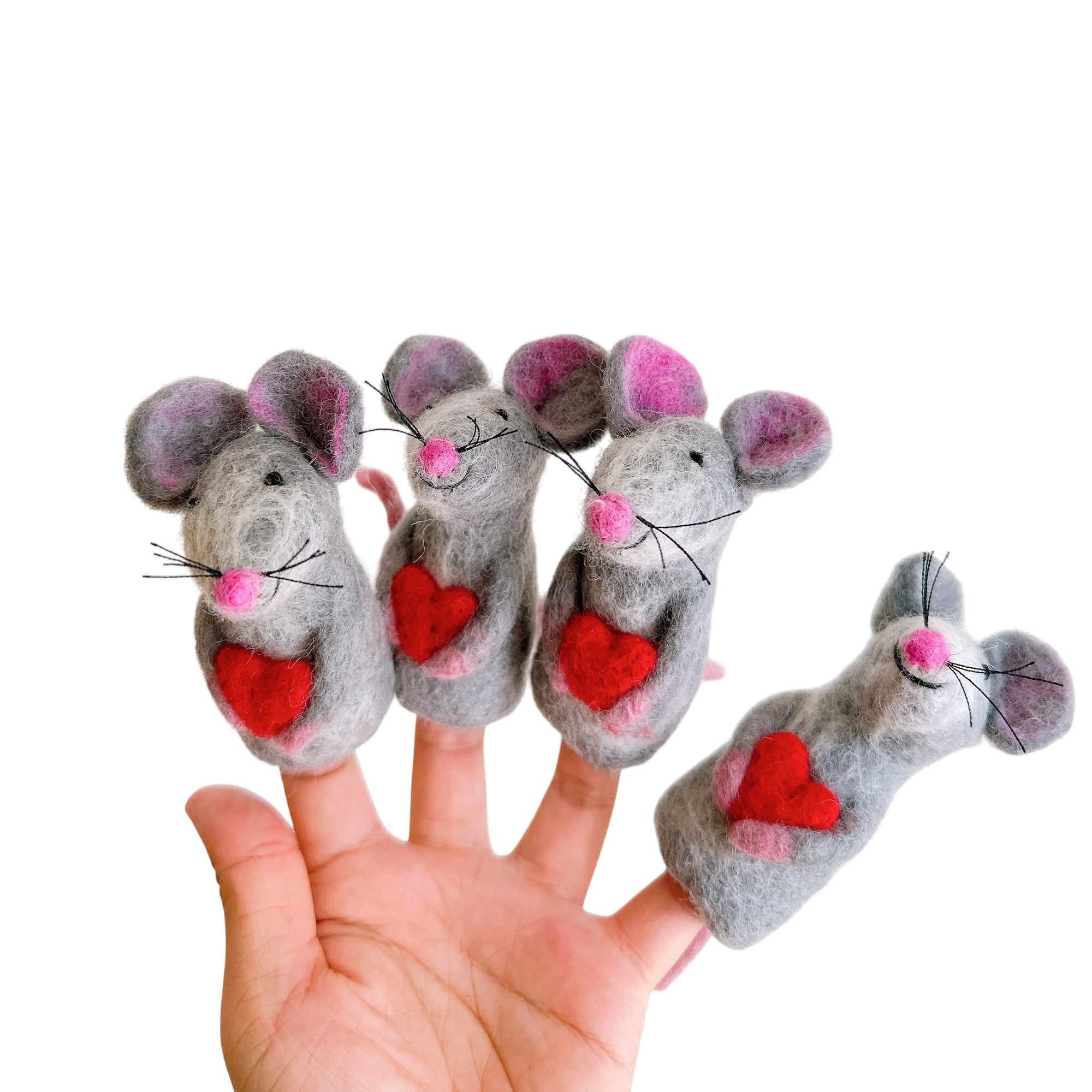 Mouse Holding A Heart Finger Puppet