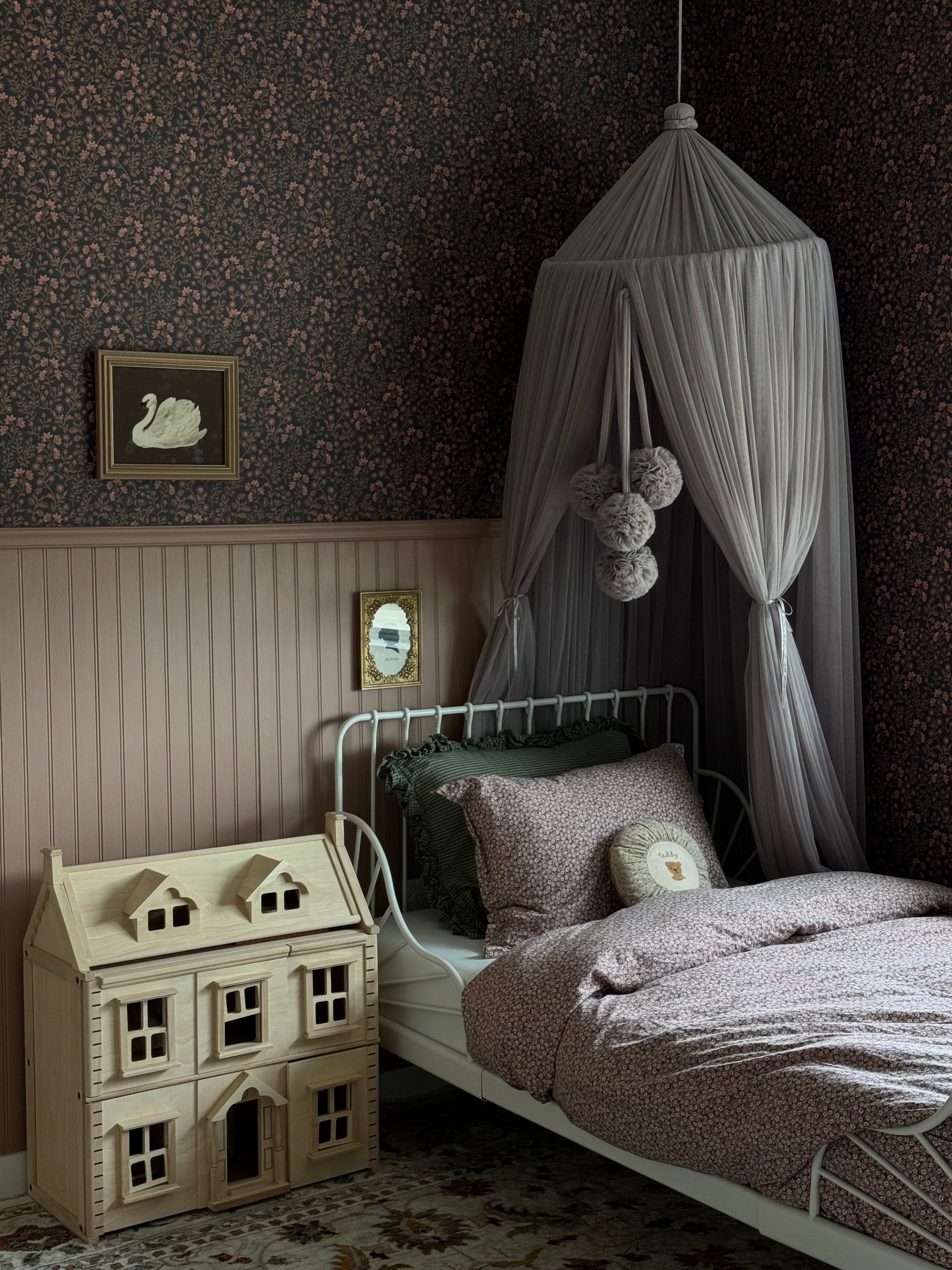 Penelope Wallpaper By Bloomery Decor