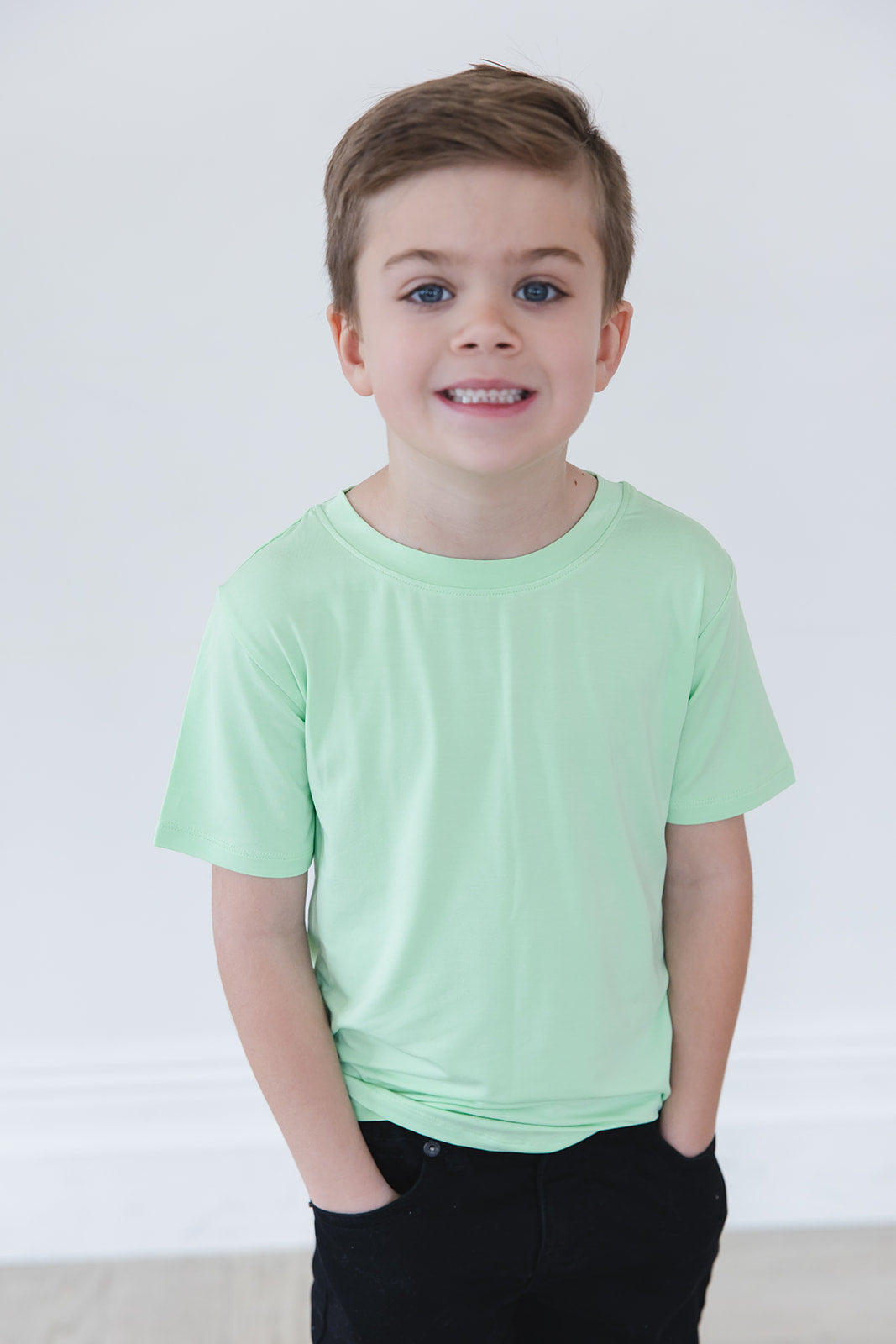 (solid) Buzz - Everyday Tee