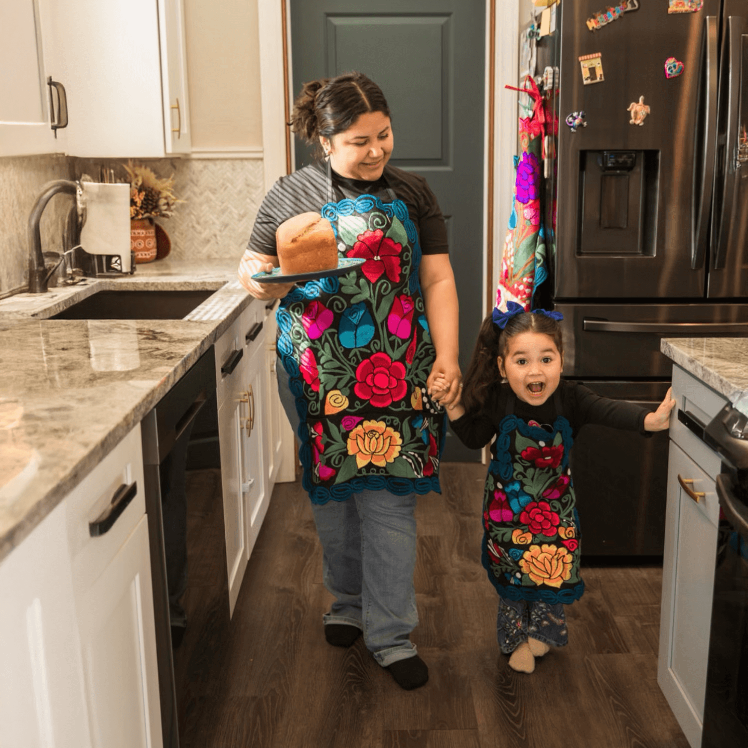 Embroidered Floral Apron Set