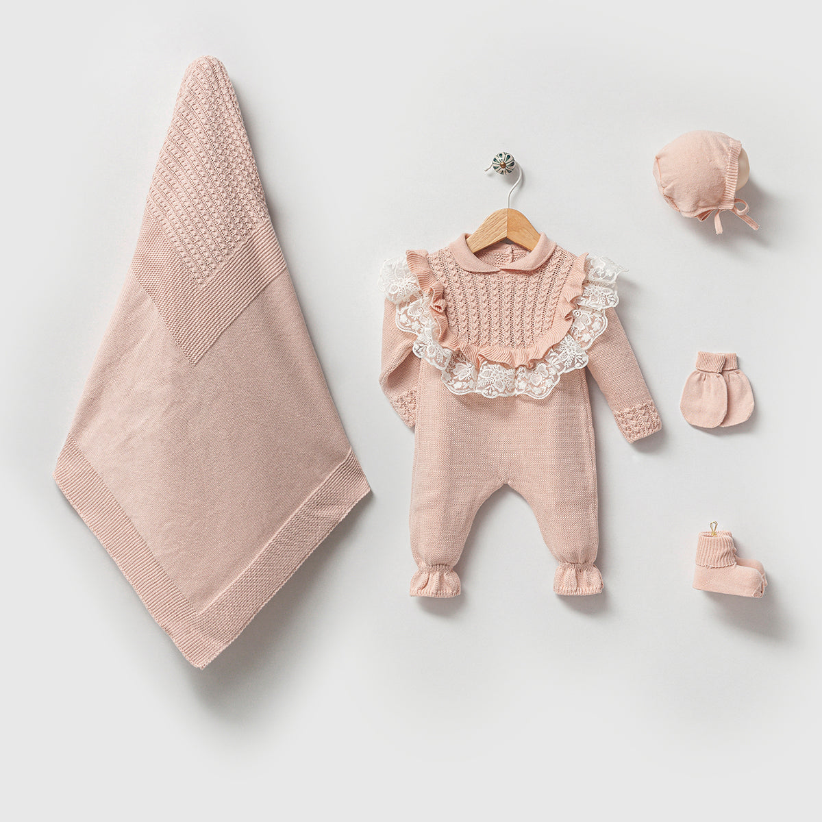 Daphne Powder Newborn Knitwear Coming Home Set (5pcs)