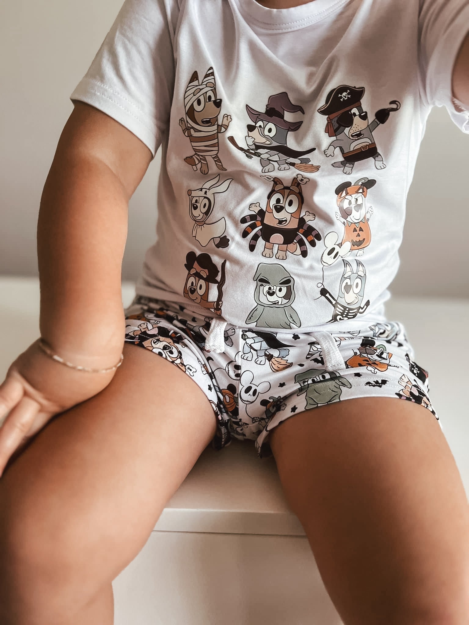 Costume Party (white Or Black) - Pocket Short Set