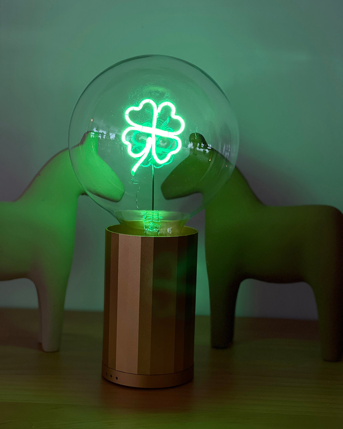 Mitb Bulb Clover Green With Base Table Lamp Portable