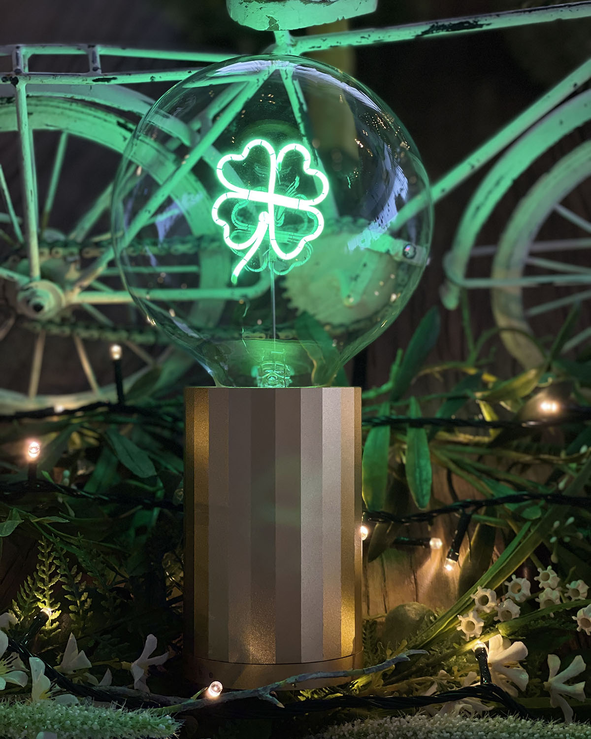 Mitb Bulb Clover Green With Base Table Lamp Portable