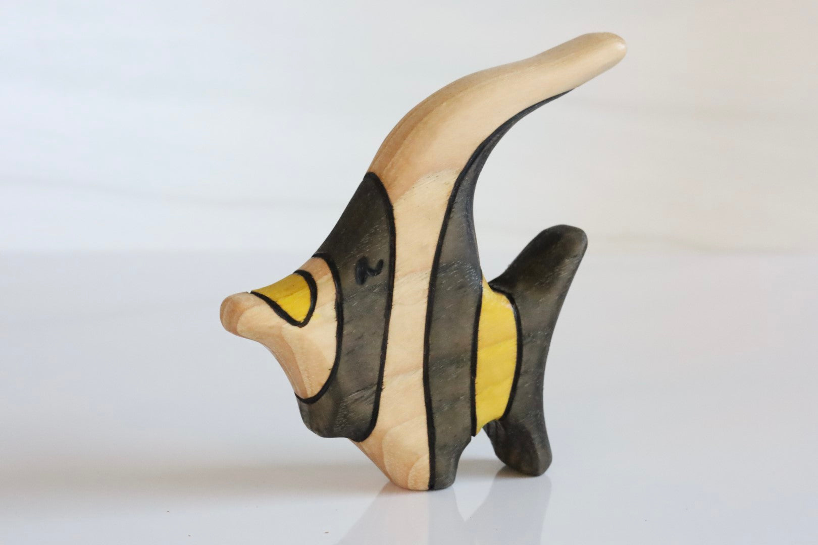 Wooden Kihikihi Moorish Tropical Fish Toy
