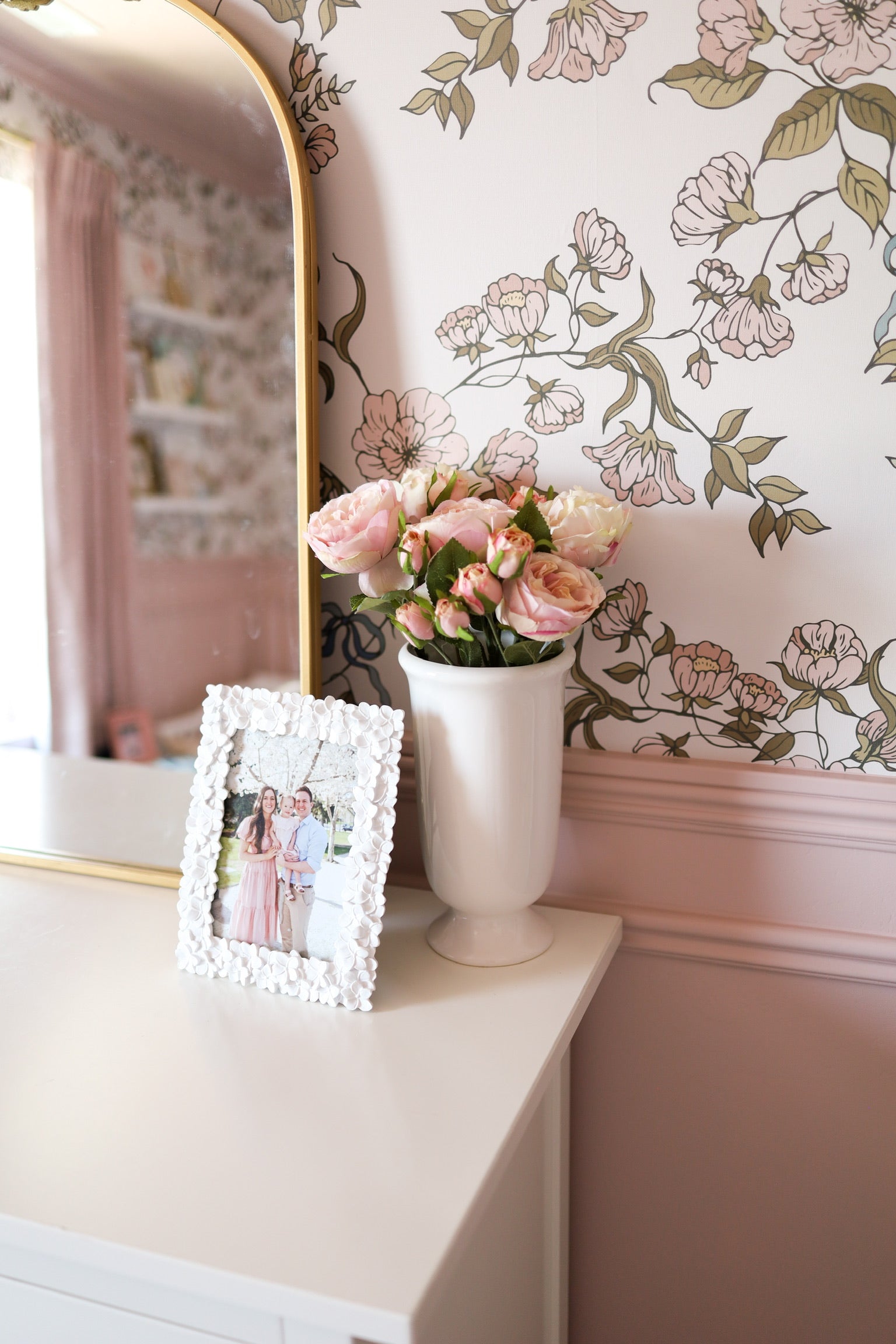 Lettie Wallpaper By Ali Anni