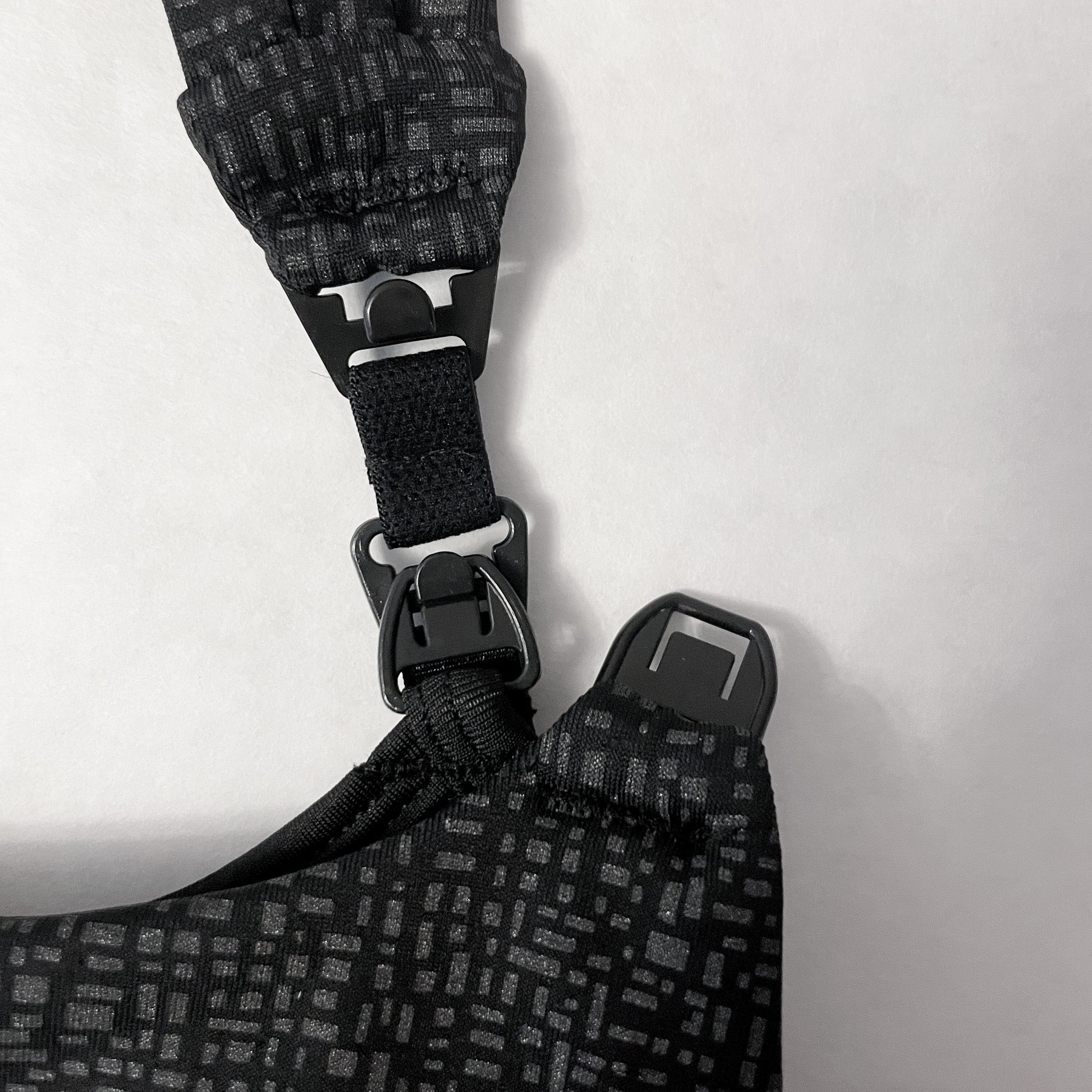 Chloé 4 Running Nursing & Pumping Sports Bra (black Shimmer)