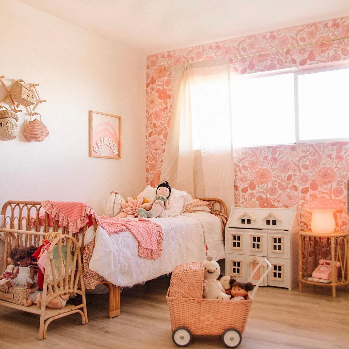 Betsy Wallpaper By Lovely People Studio