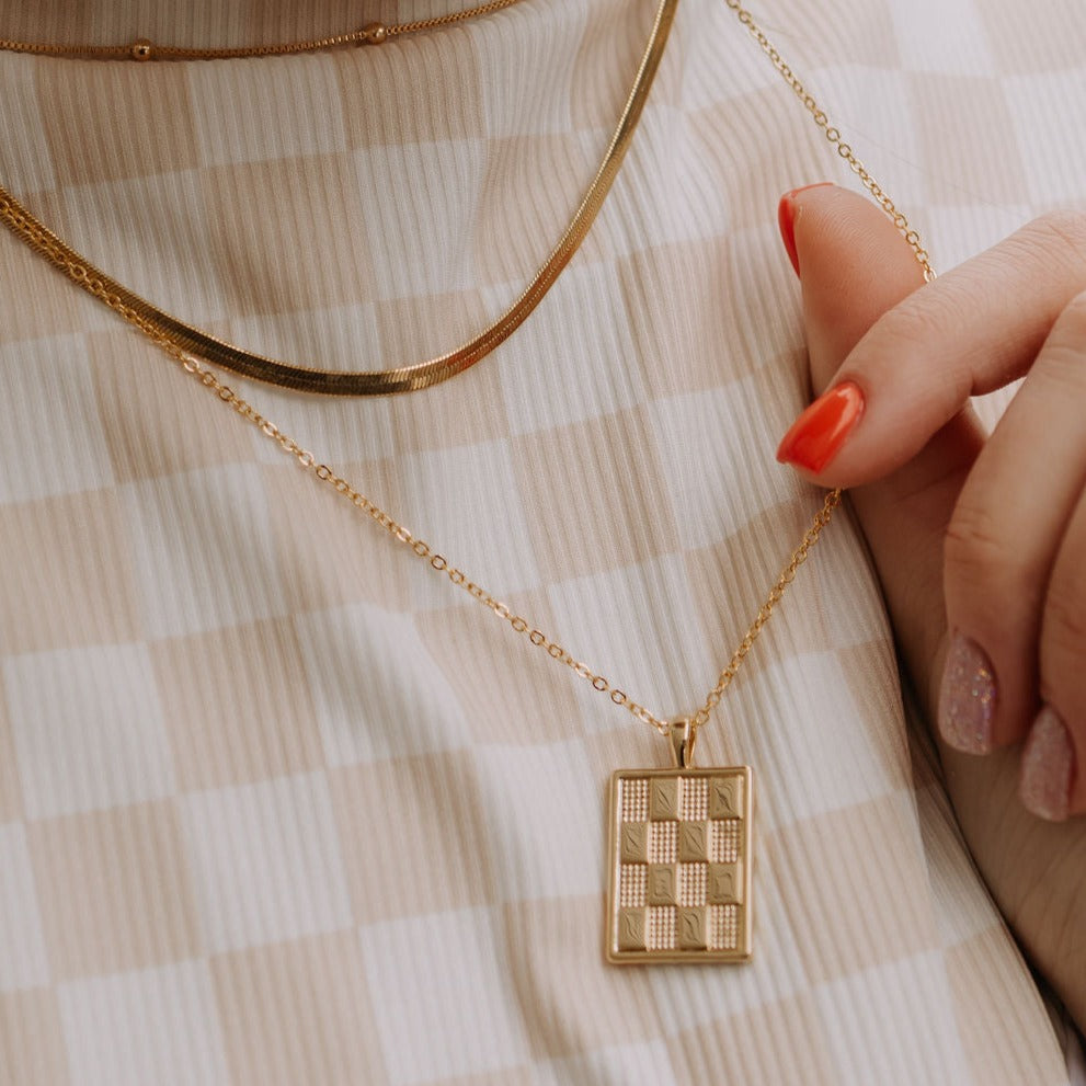 Checkered Necklace In Gold