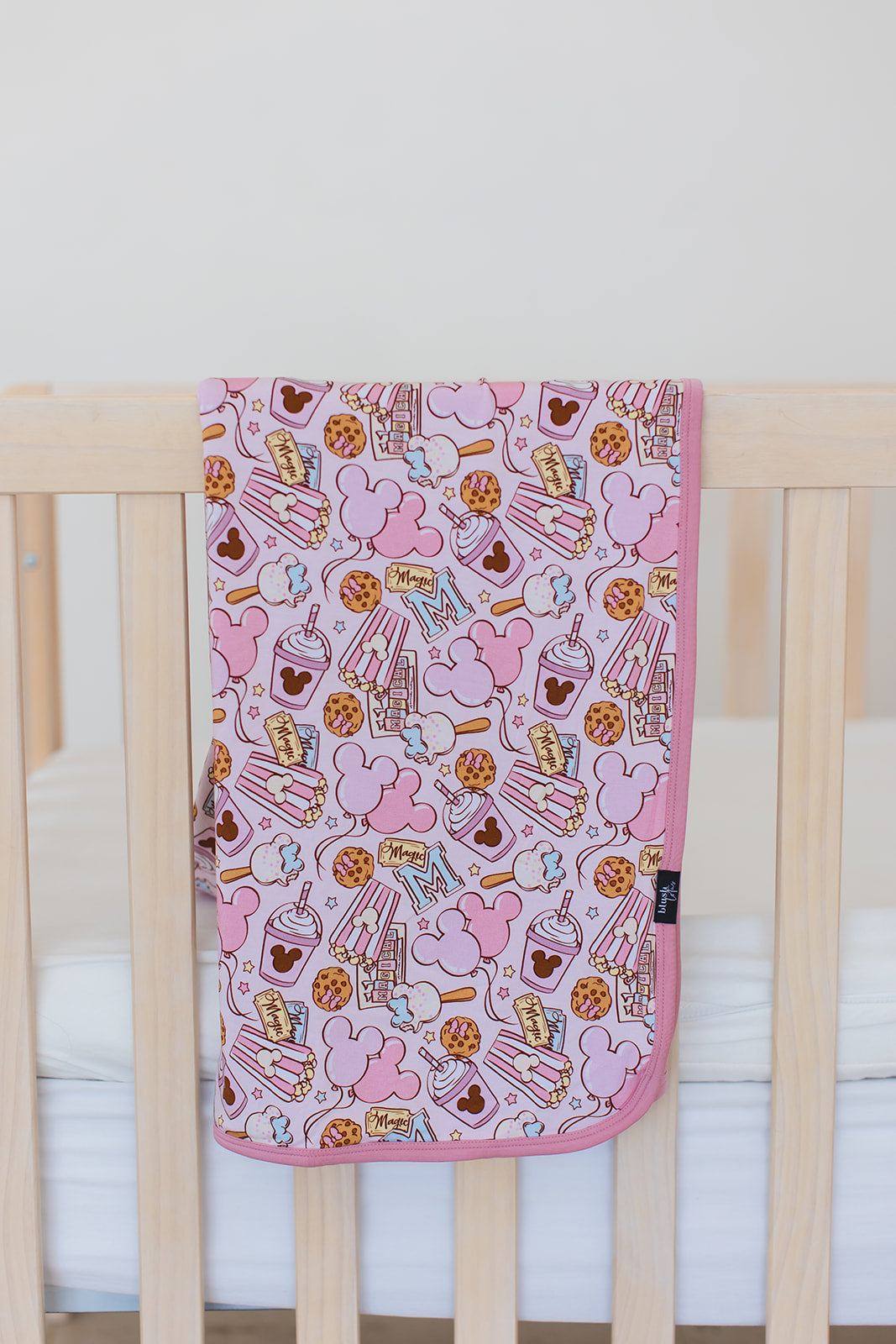 Snacks (pink) - Blanket