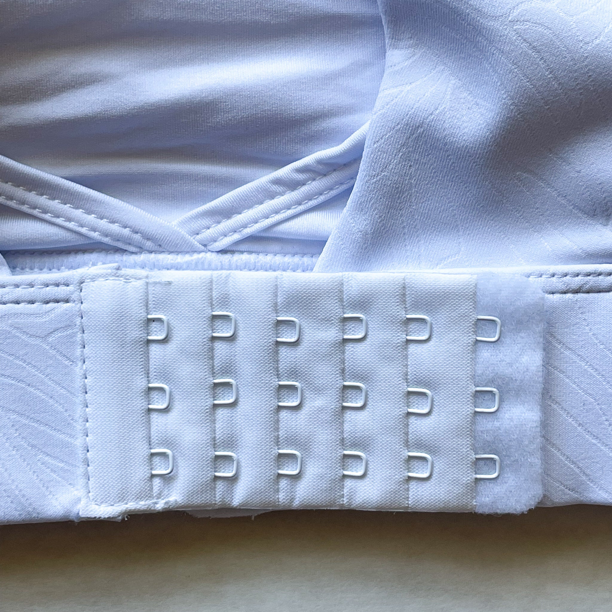 Chloé 4 Running Nursing & Pumping Sports Bra (white Magnolia)