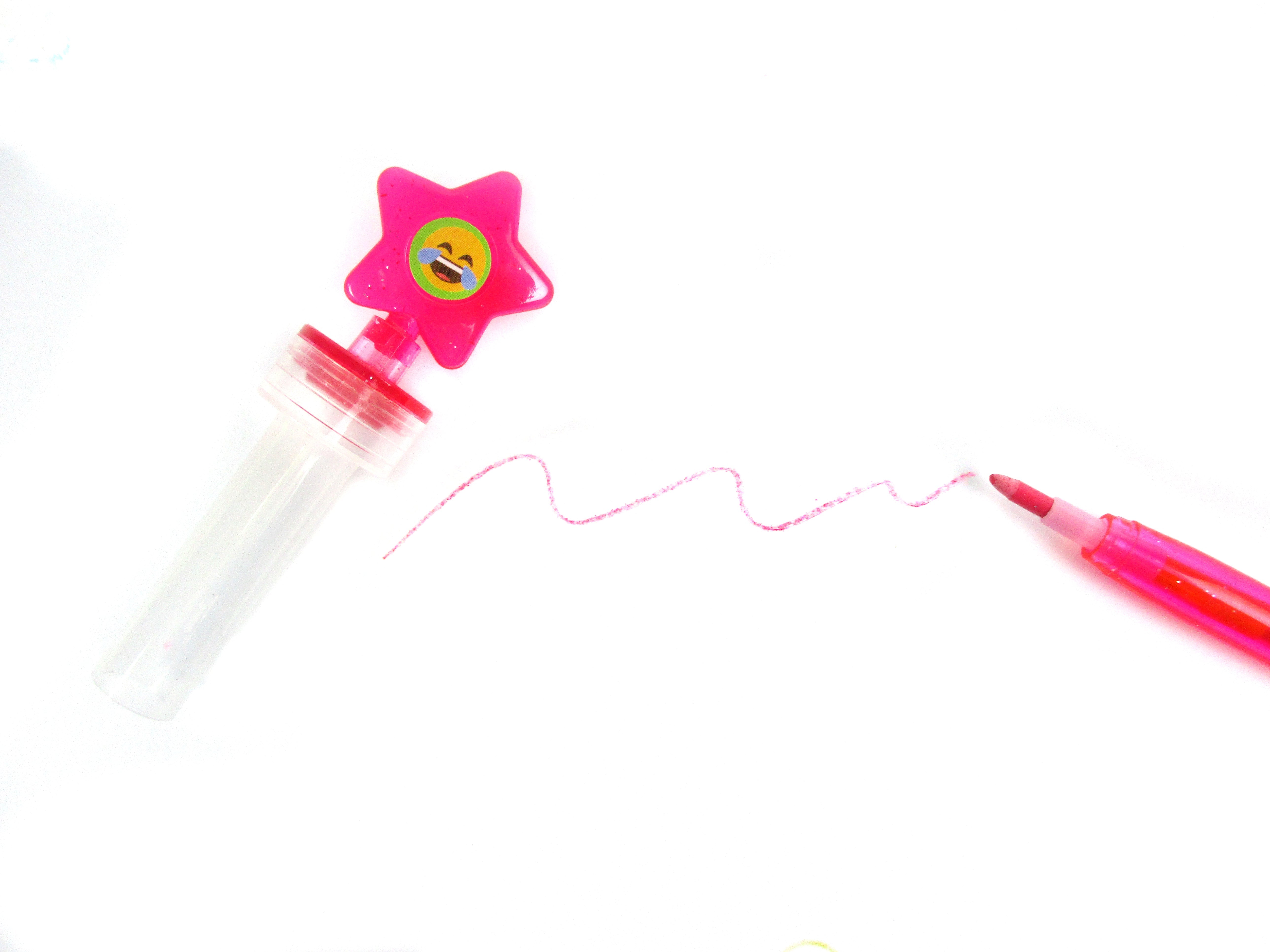 Emoji Stackable Crayon With Stamper Topper