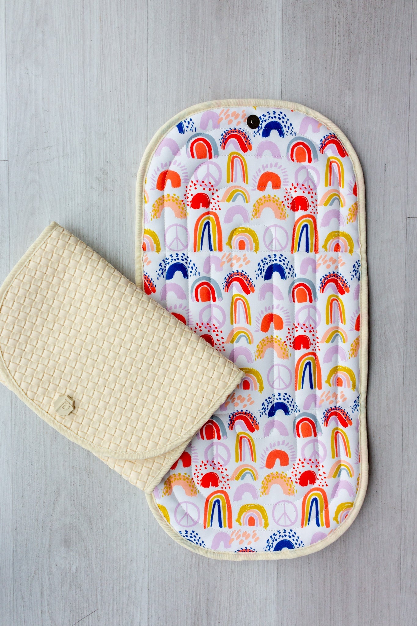 Pret® Changing Clutch - Rainbows Pink