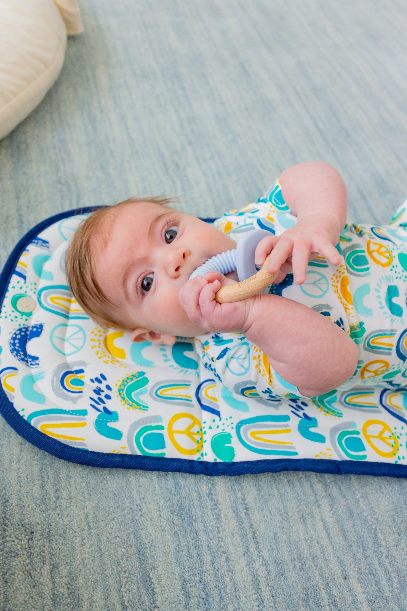 Pret® Changing Clutch - Rainbows Blue