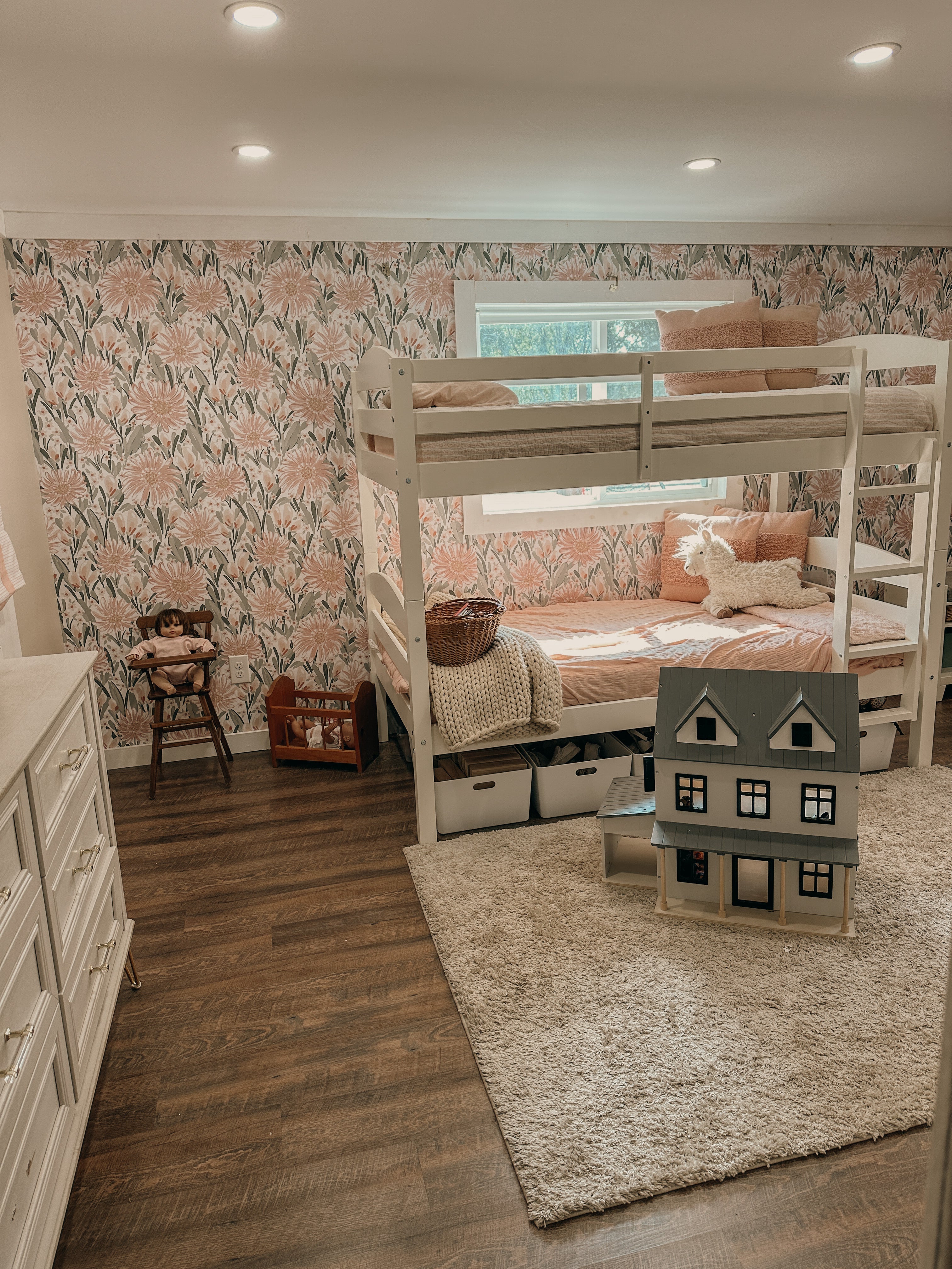 Auden Wallpaper By Hufton Studio