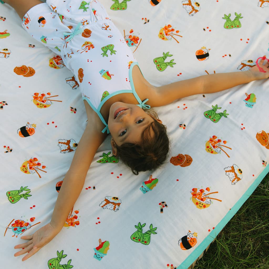 Island Mixed Plate Throw Blanket