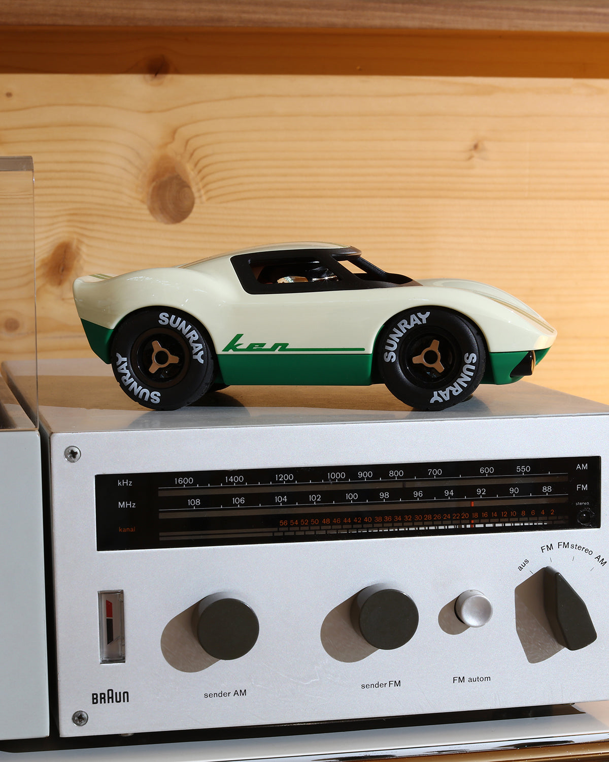 Car Mini Ken Cline White