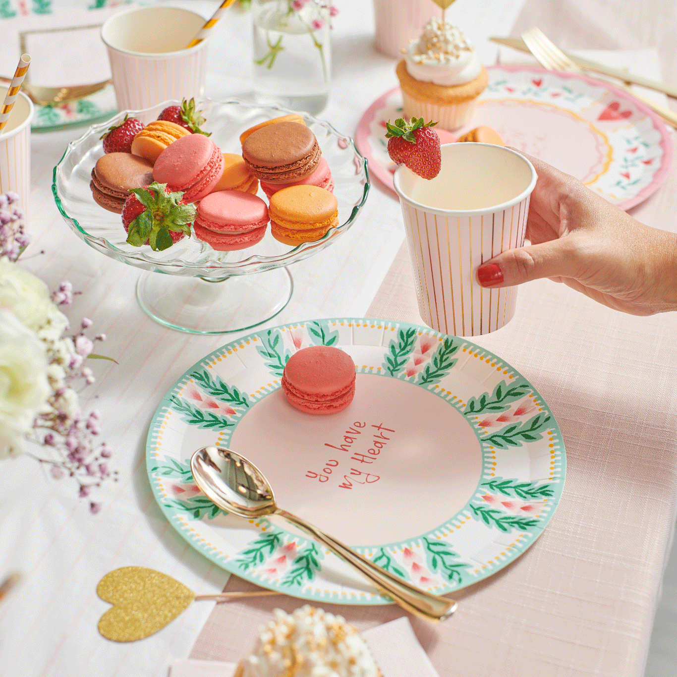 All You Need Is Love Large Plates (10 Per Pack)