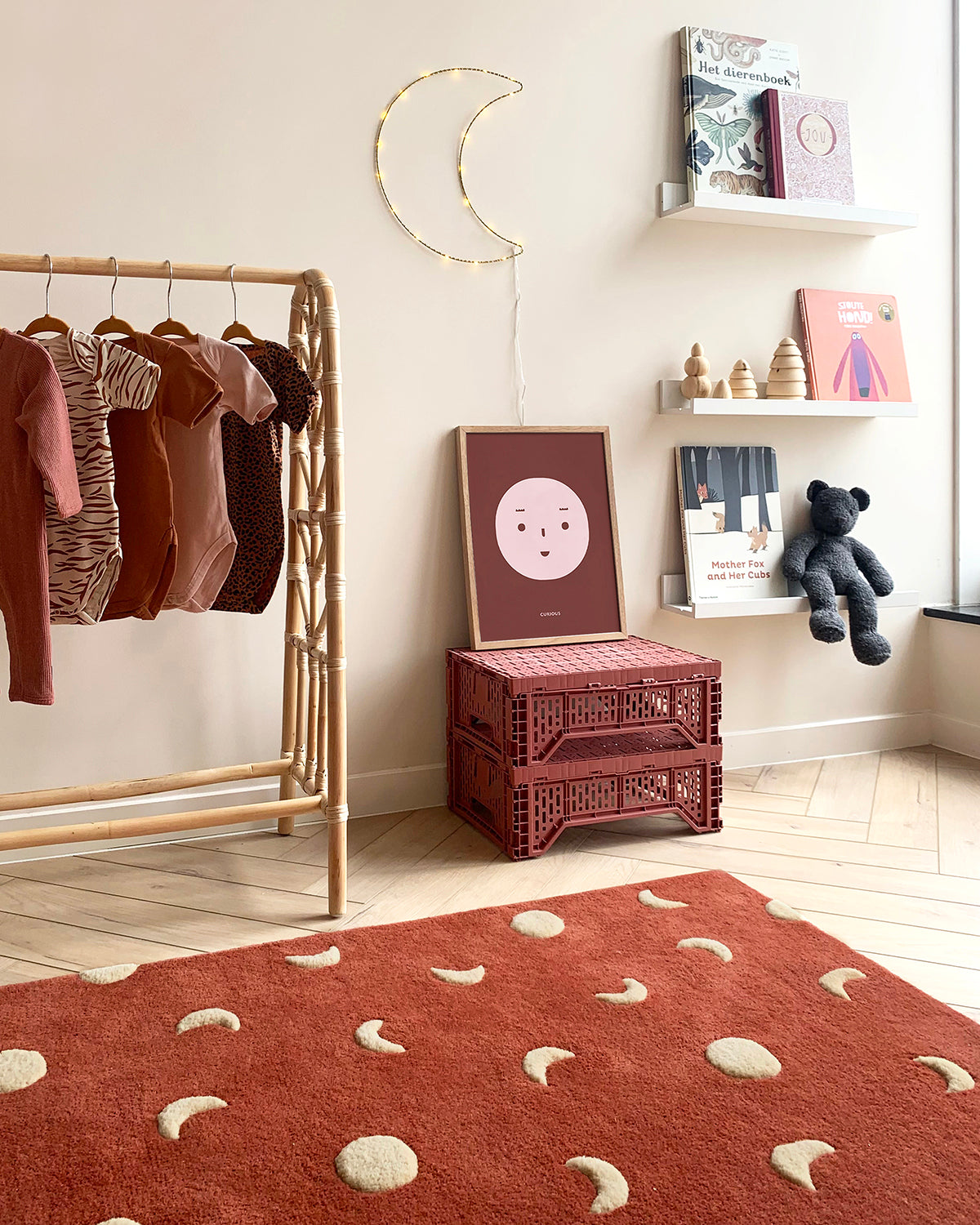 Rug Moons Brick Red / Gold Print 3.9 X 5.9 Ft